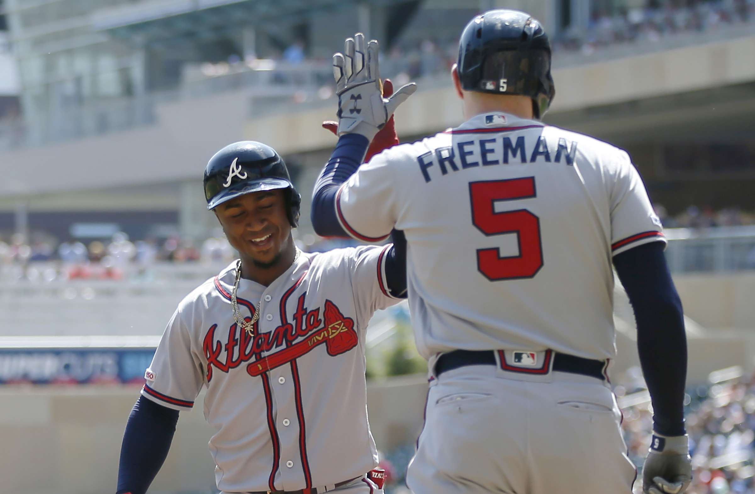 Braves hit 4 homers in 11-7 win to take series from Twins