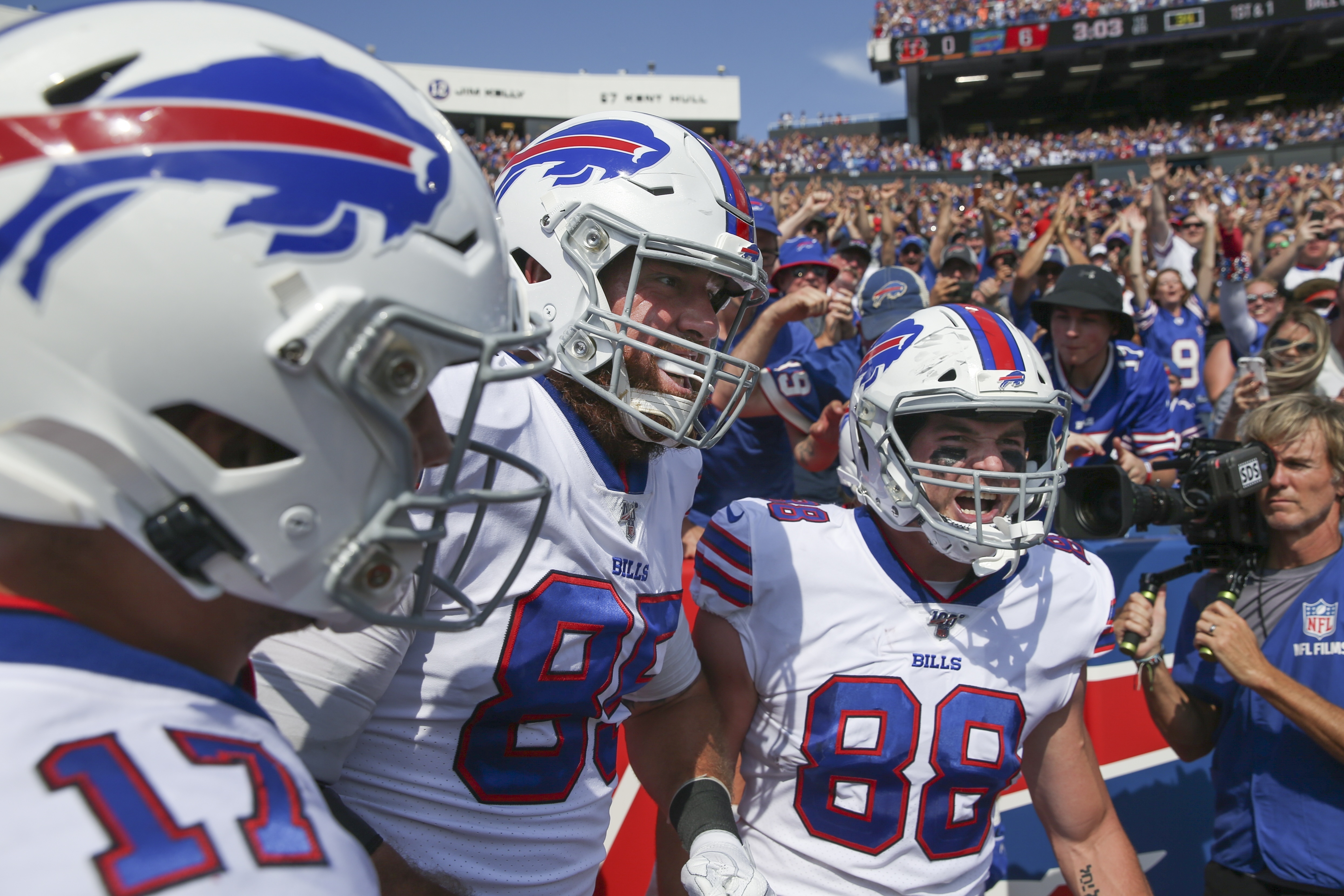 Bills stay unbeaten by rallying back to beat Bengals 21-17