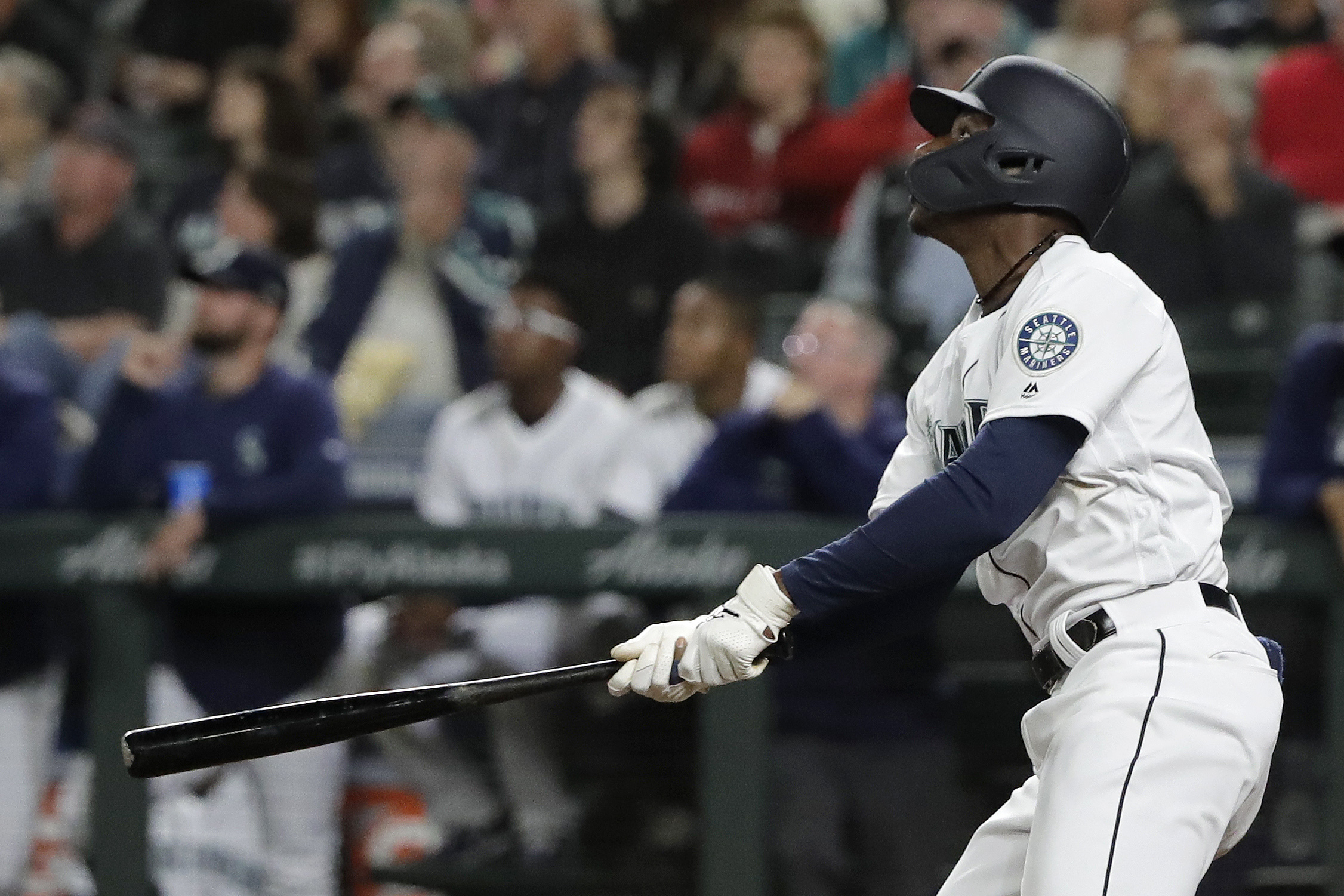 Lewis HR spoils another no-hit bid, Seattle beats Reds 5-3