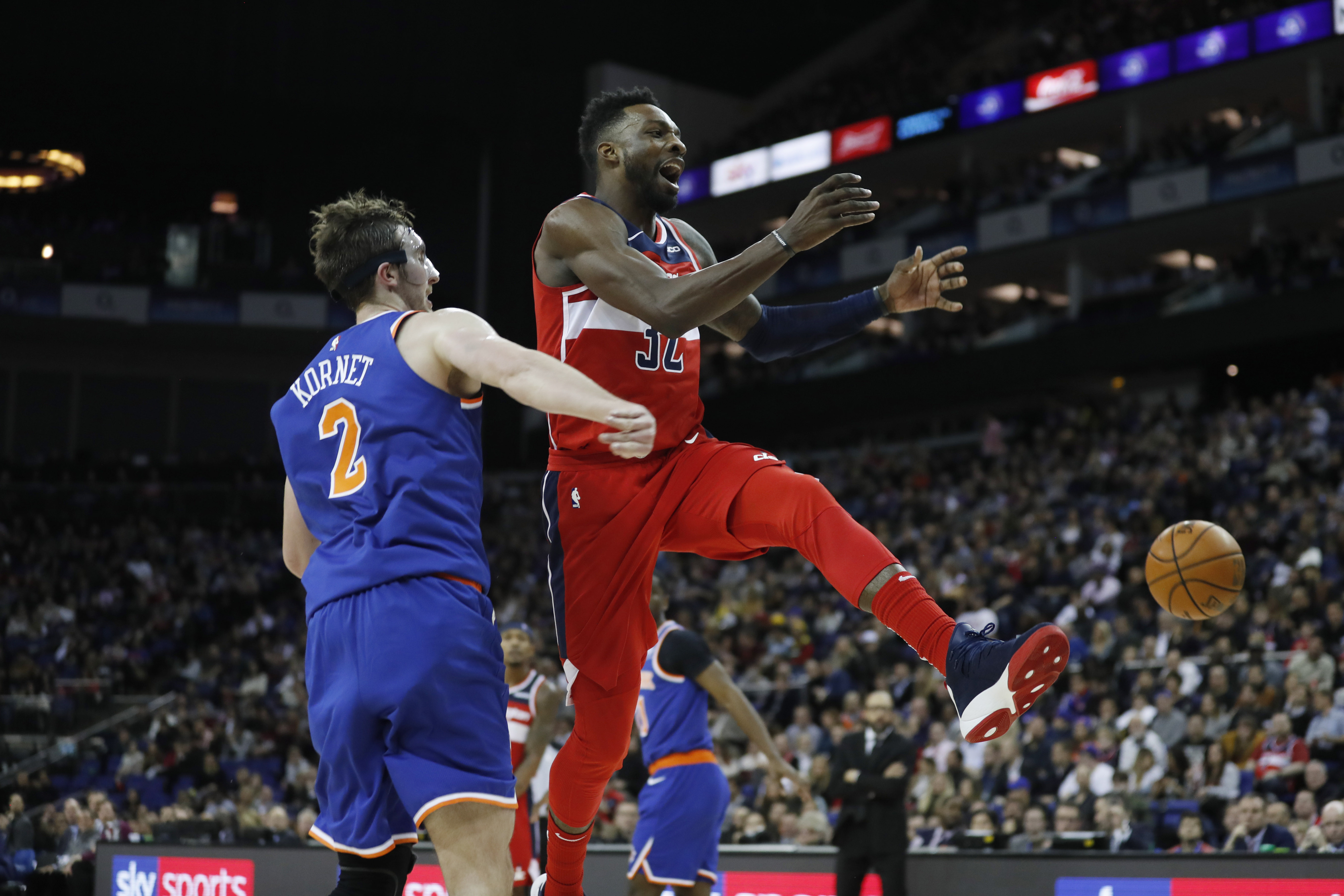 Wizards beat Knicks in London on goaltending call