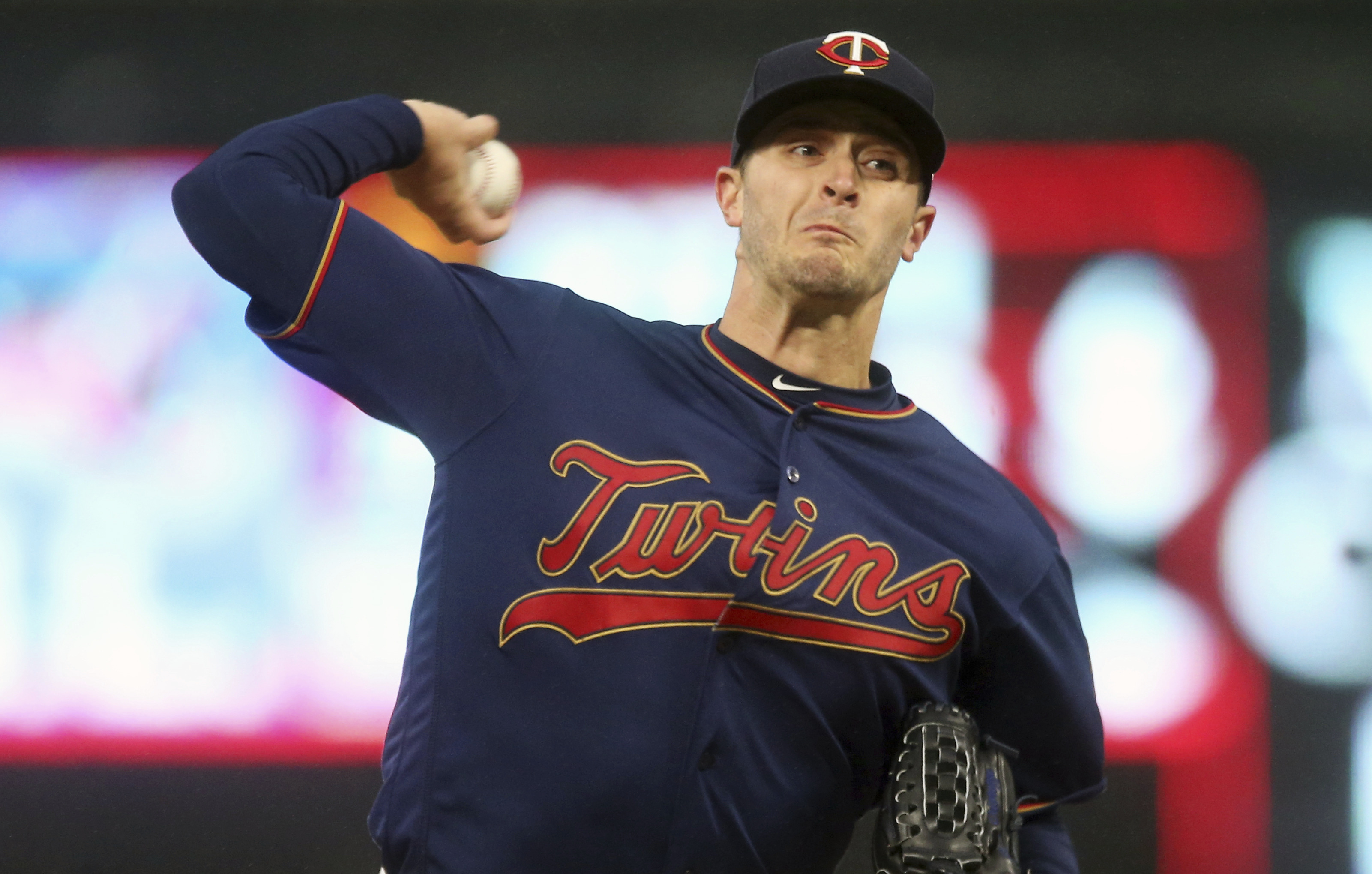 Cruz drives in 2 to help Odorizzi, Twins beat Blue Jays 4-1