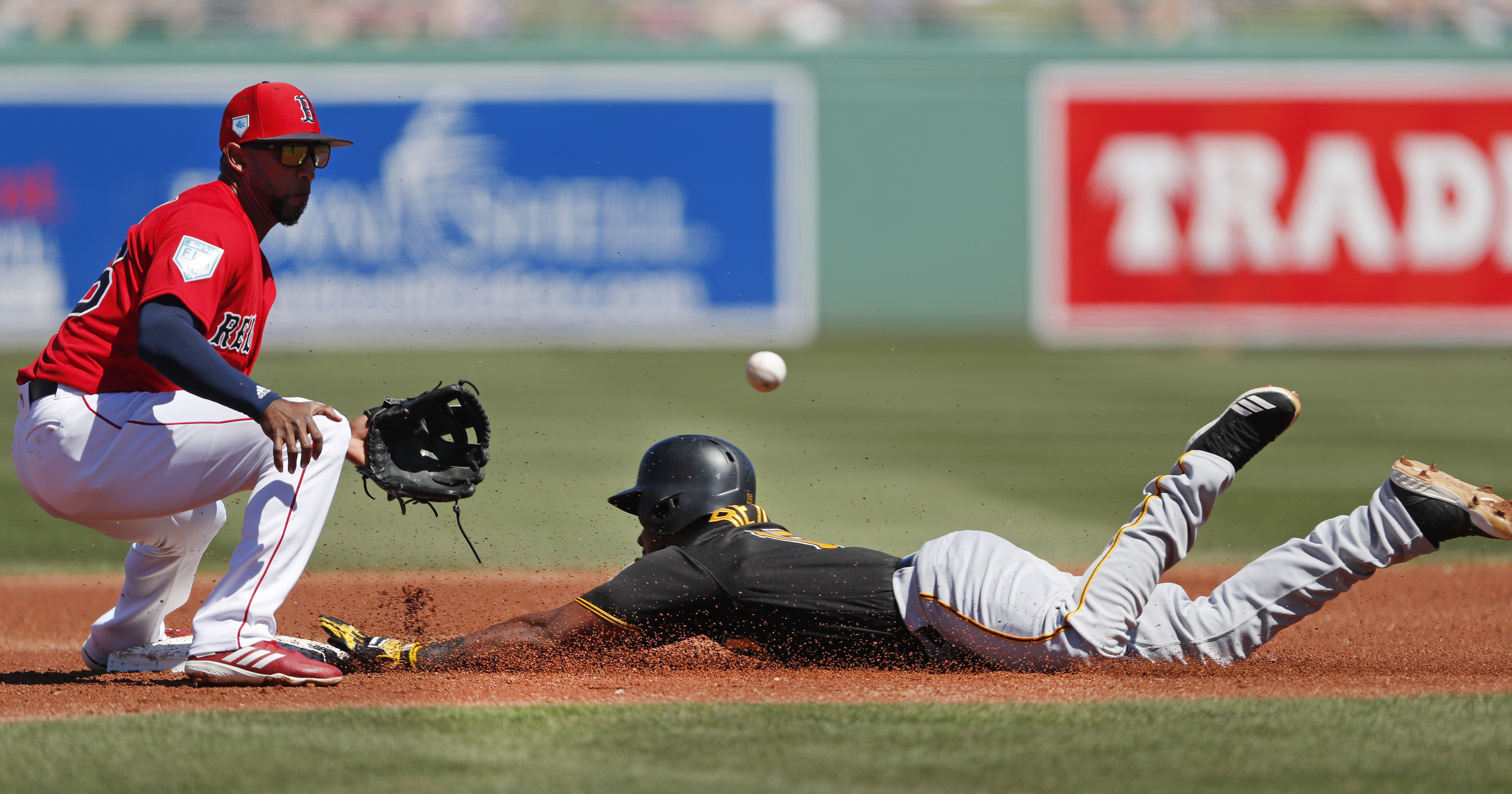 Versatility gives Pirates rookie Reyes chance to make team