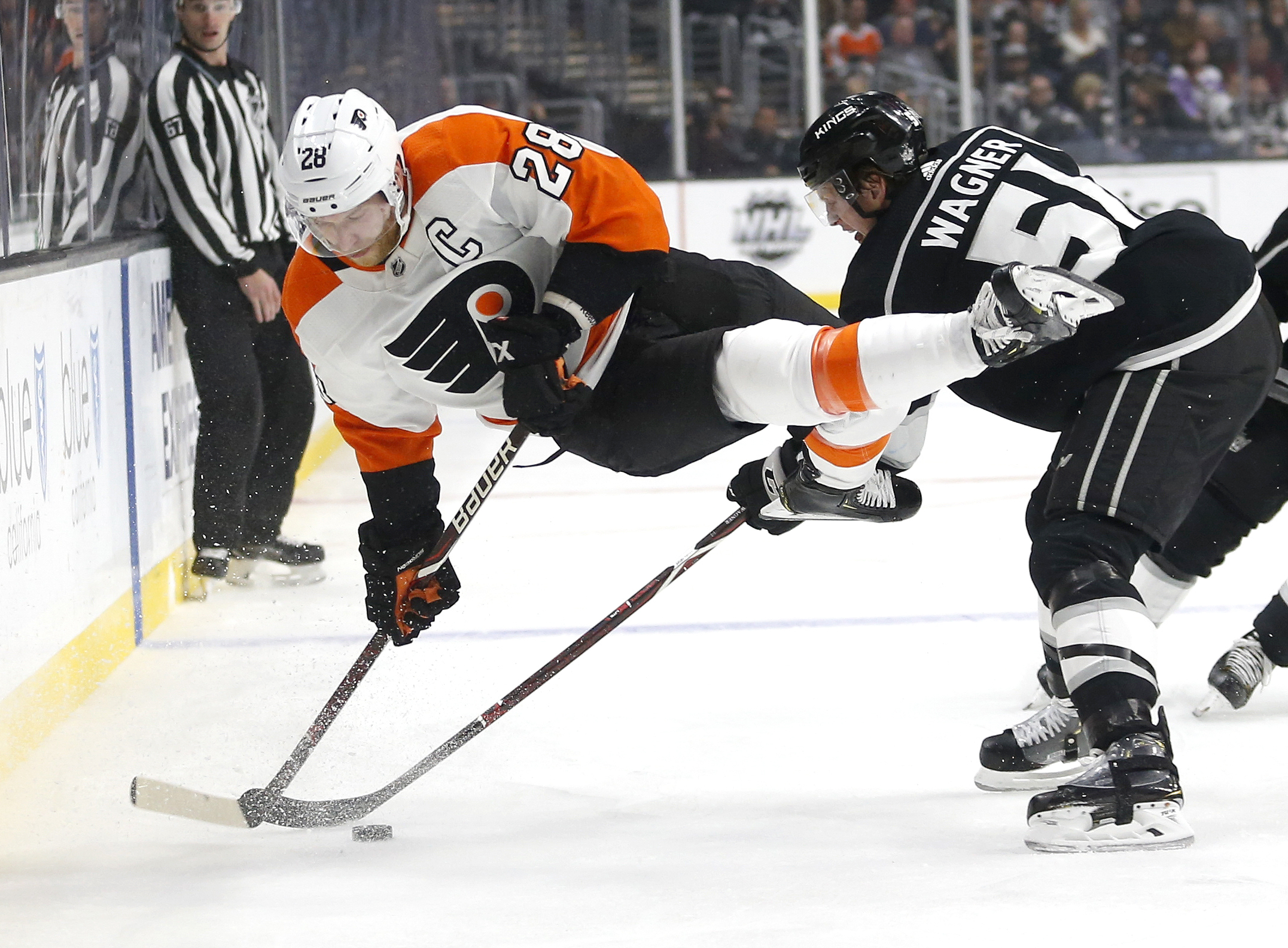 Flyers top Kings 5-2 for first winning streak of season