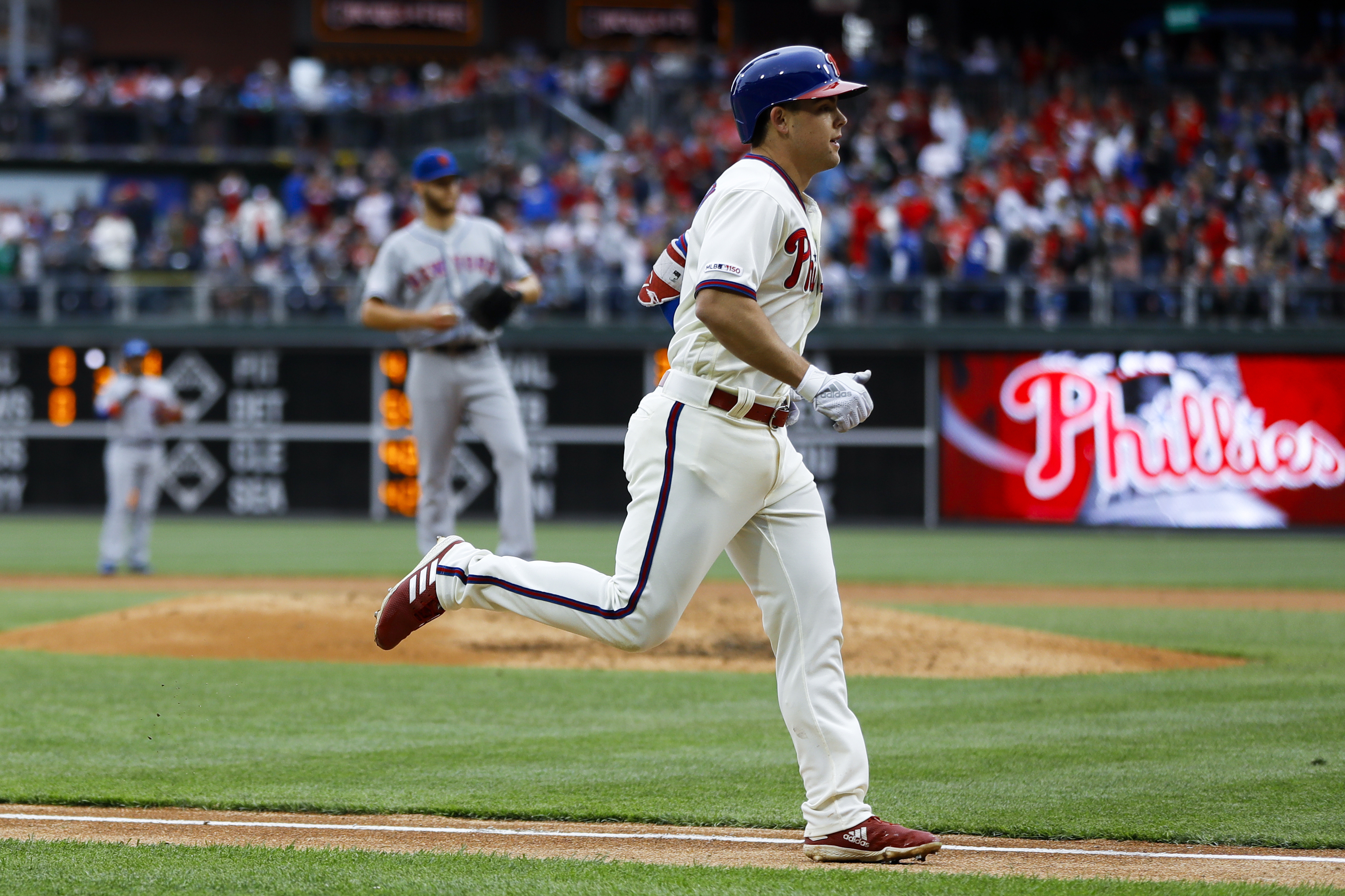 Phillies SS Kingery leaves game at Colorado with injury