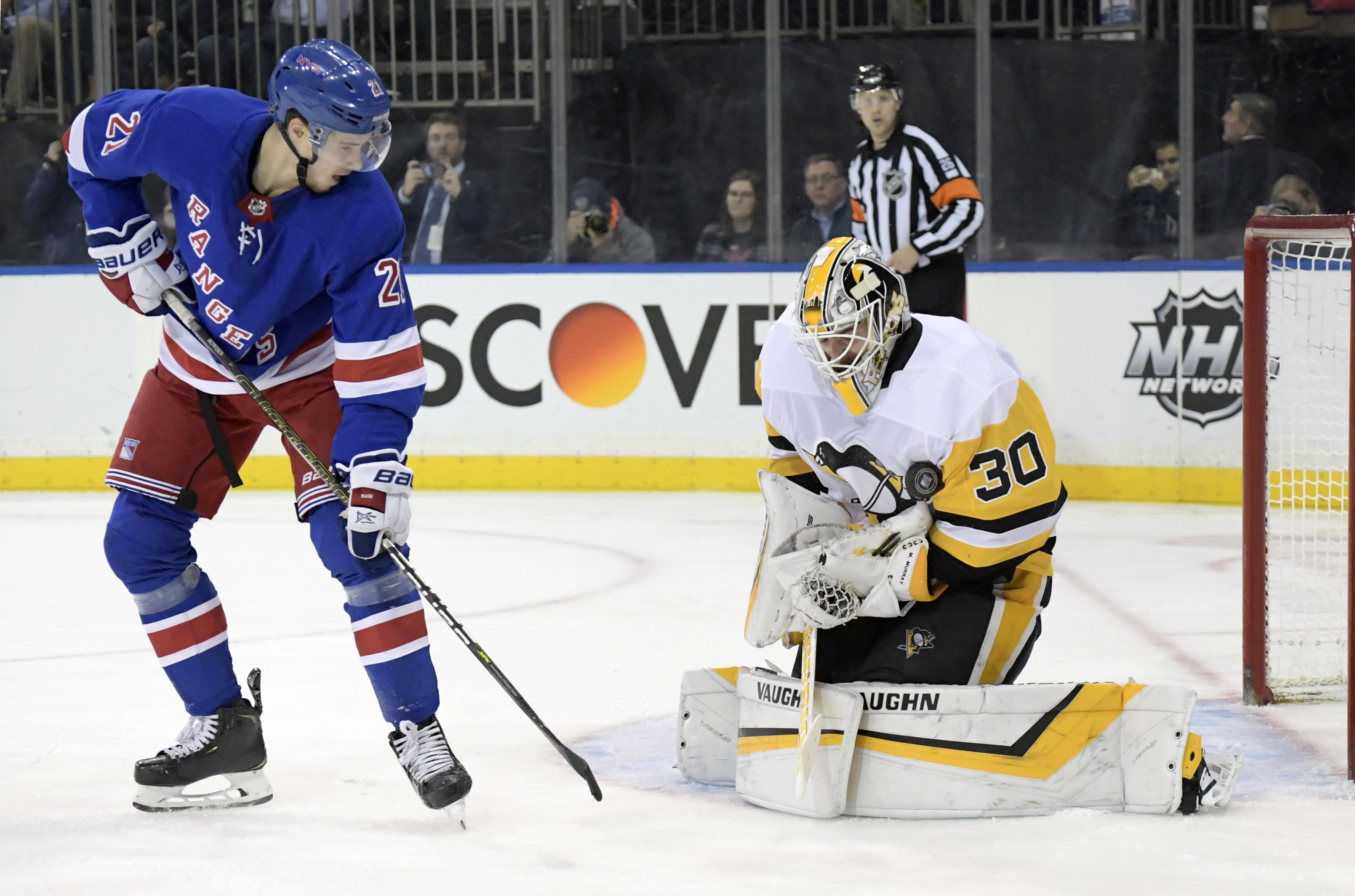 Murray helps Penguins beat Rangers 7-2 for 7th straight win