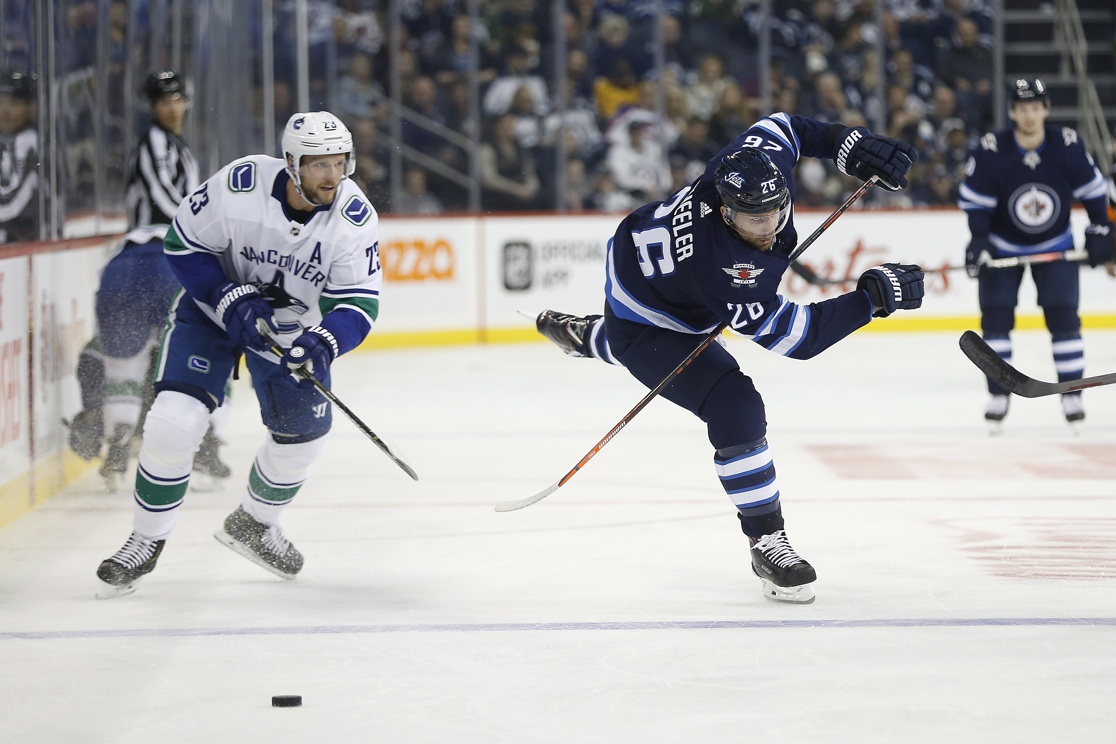 Laine, Little score power-play goals, Jets top Canucks 4-1