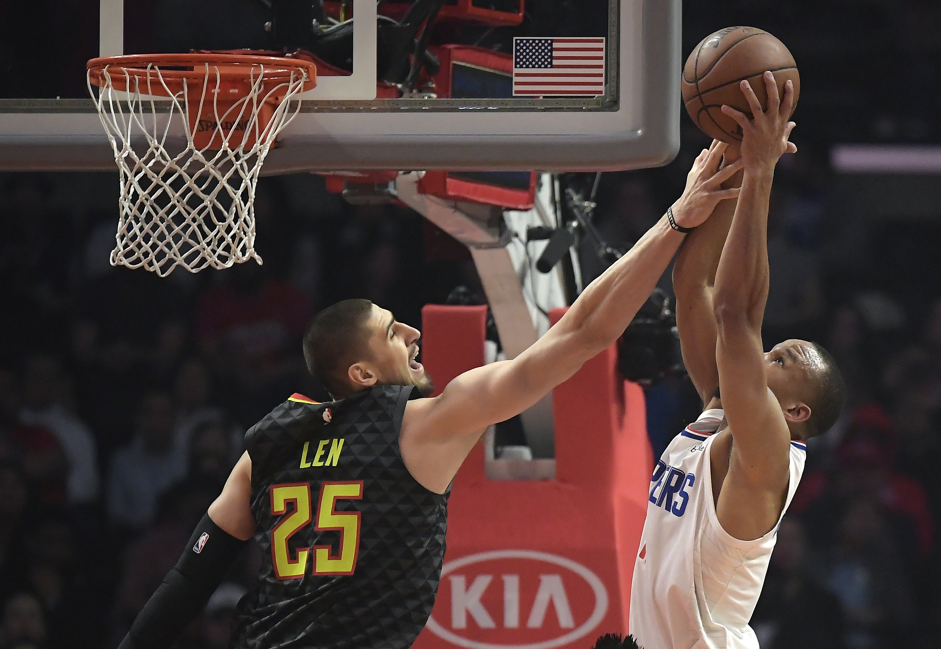 Hawks beat Clippers 123-118 for 1st time since 2016