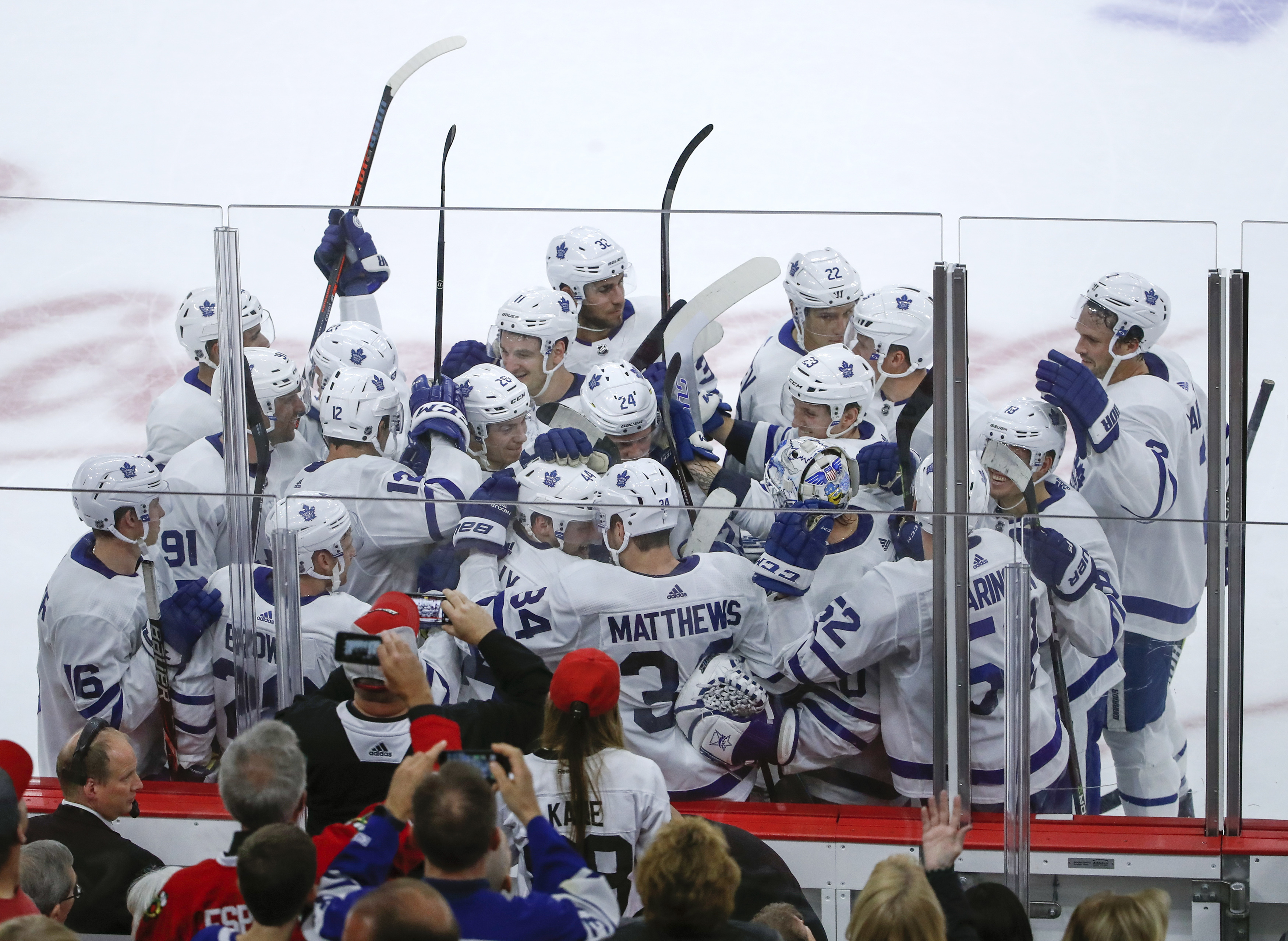 Rielly’s OT goal gives Maple Leafs 7-6 win over Blackhawks