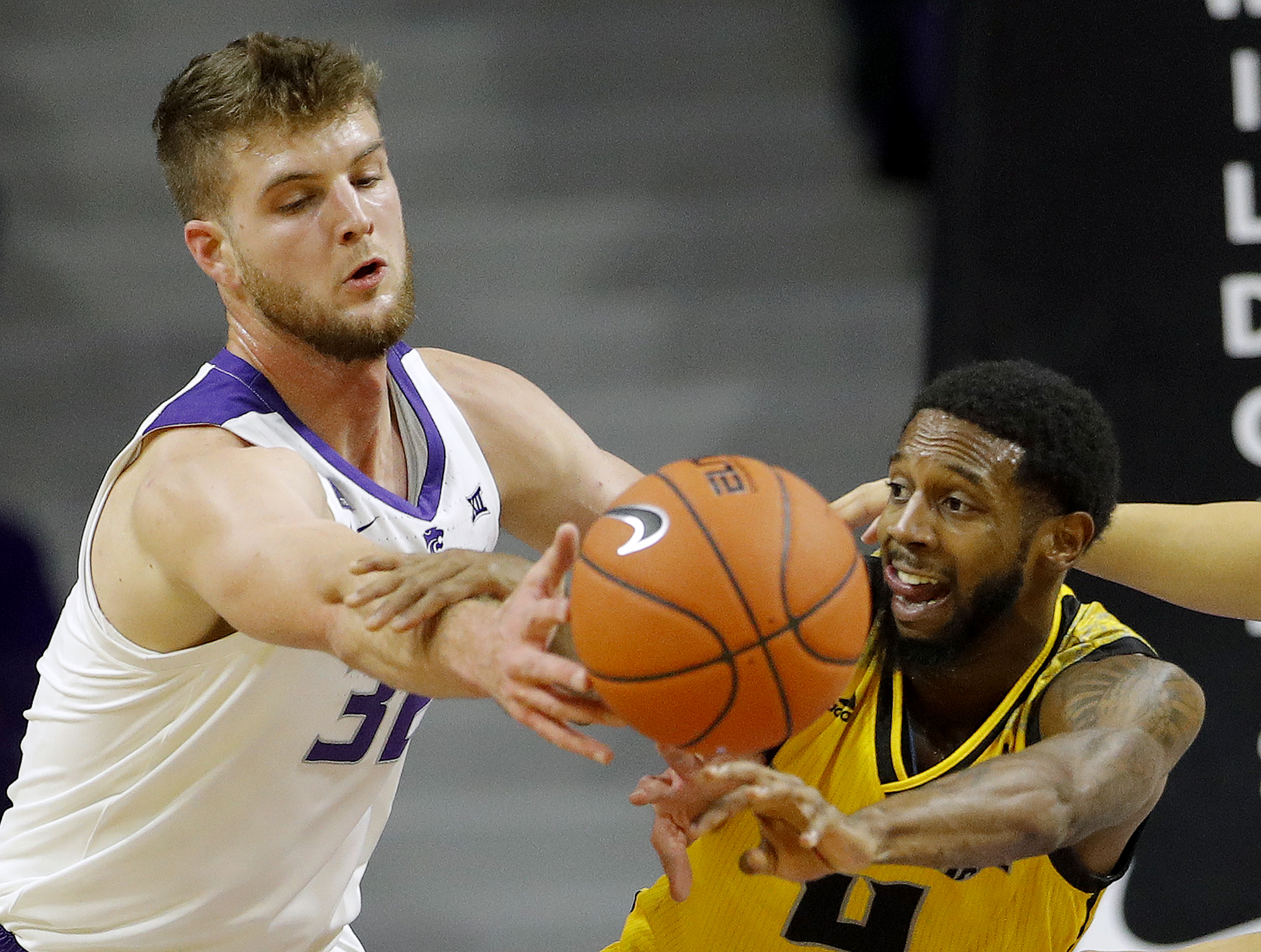 Brown, Mawien help No. 12 K-State beat Kennesaw State 56-41