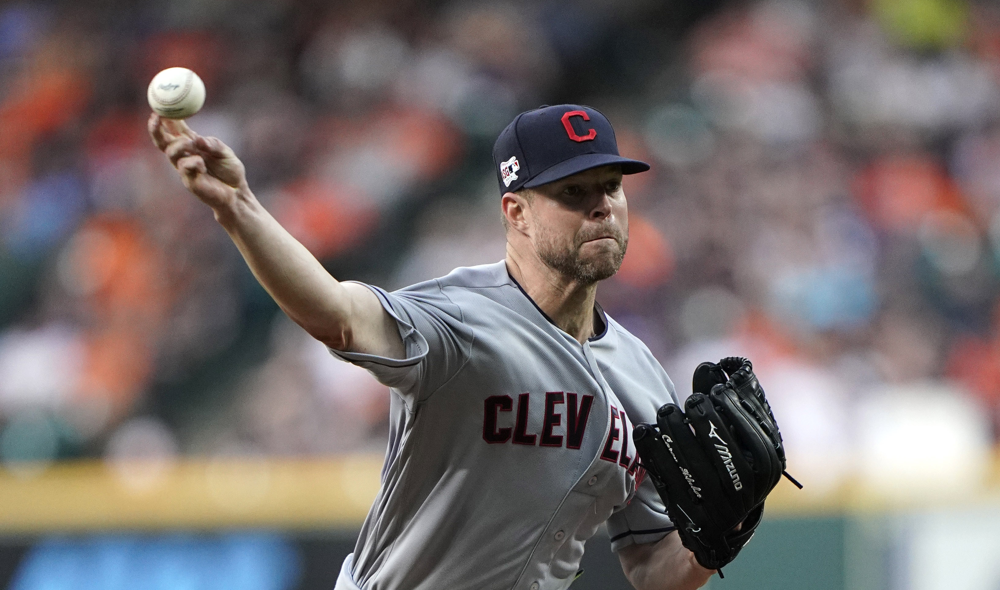 Kluber throws off mound for 1st time since breaking arm