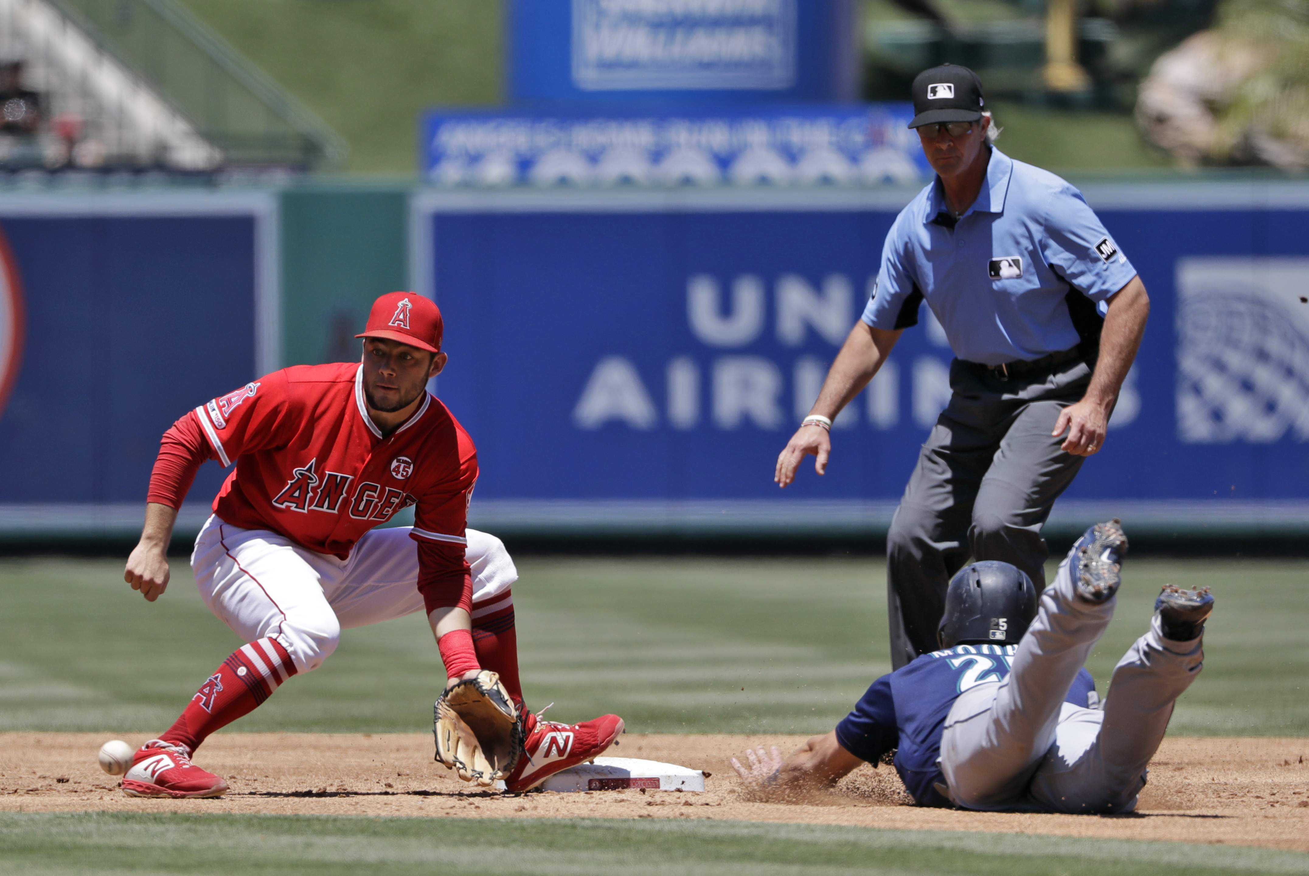 Rookie Thaiss' 8th-inning HR sends Angels past Mariners, 6-3