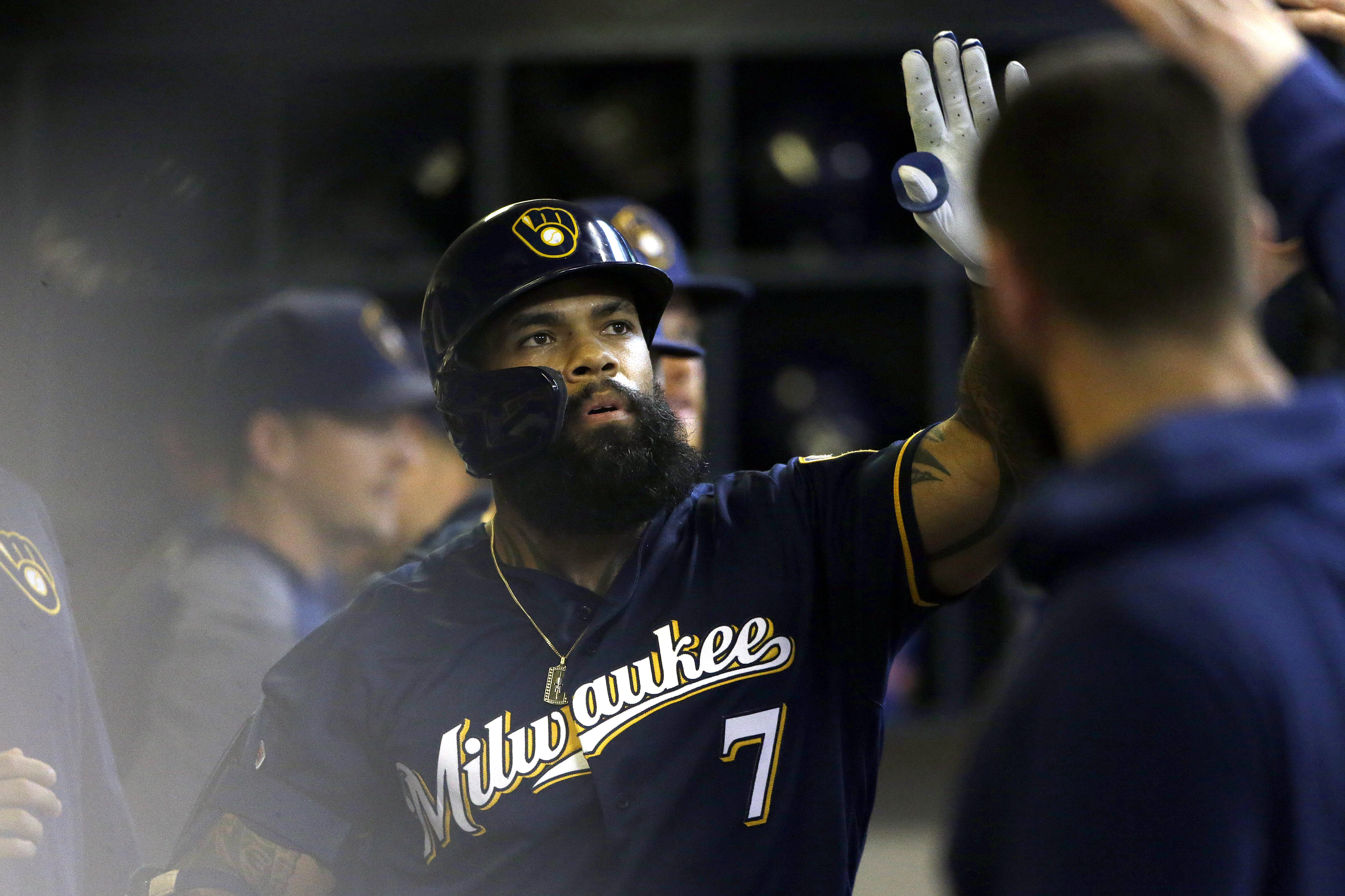 Thames homers twice, Brewers move into tie for top wild card