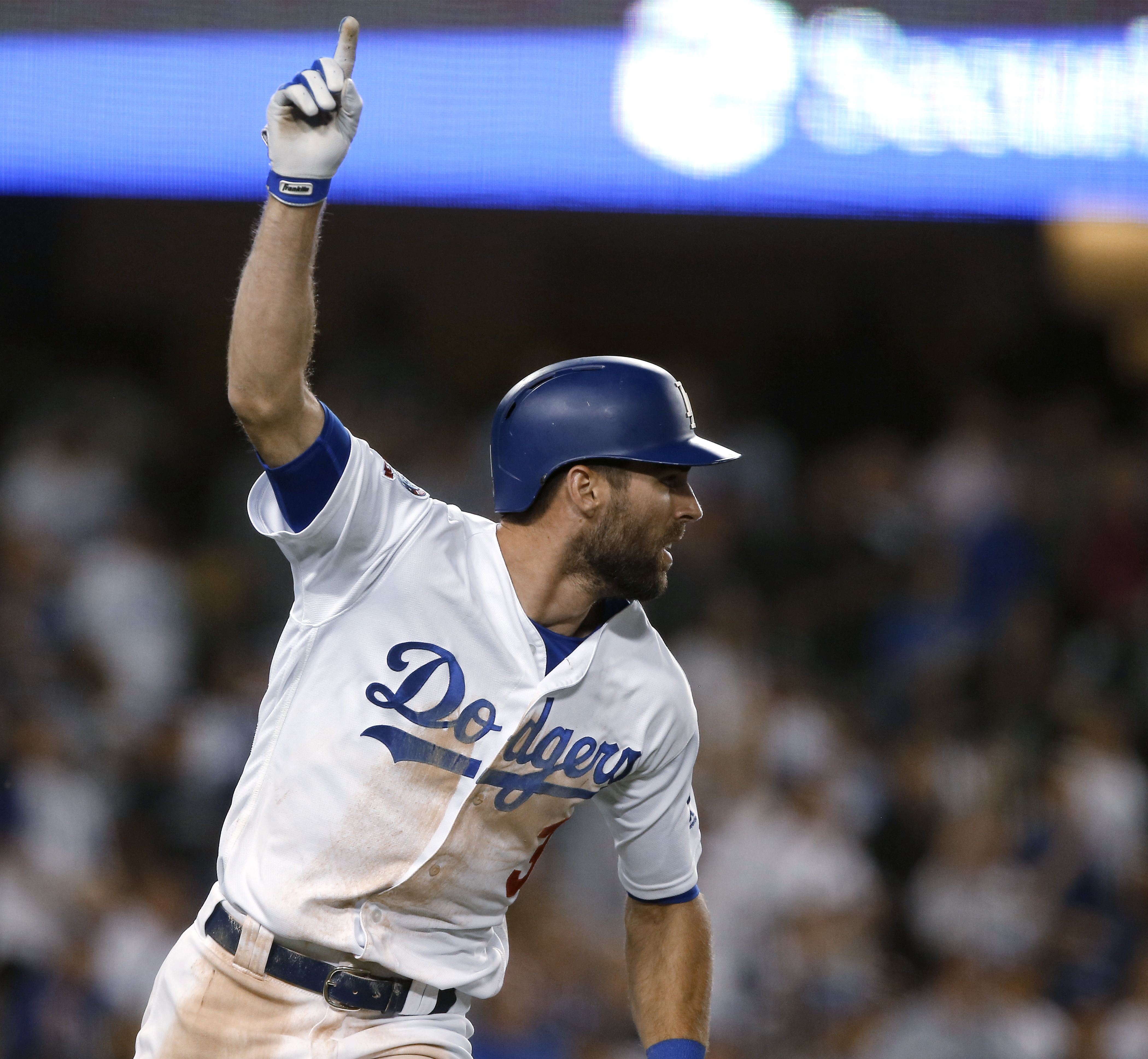 Taylor HR in 10th, Dodgers top Rockies 3-2, pad NL West lead