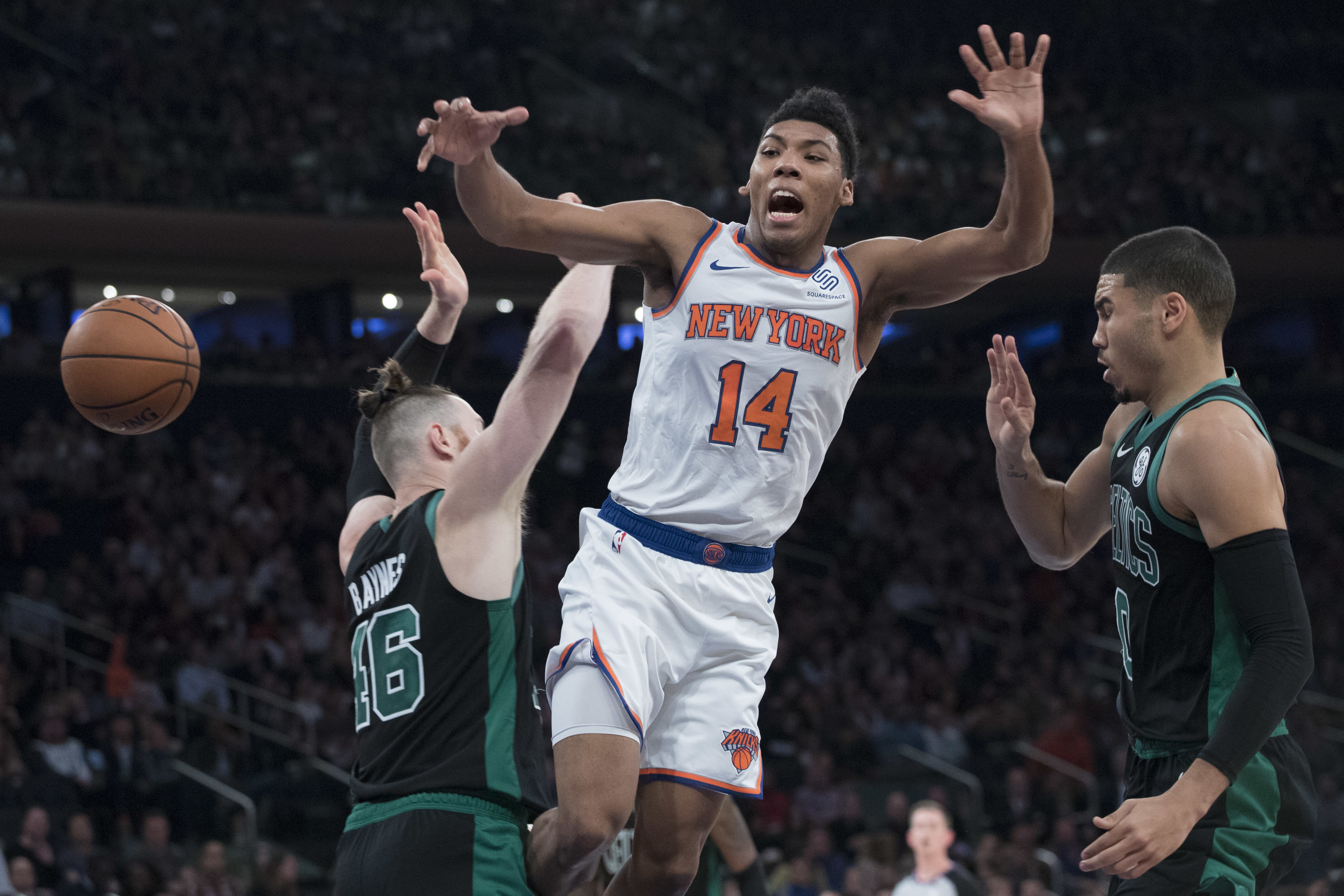 Tatum helps Celtics hold off Knicks