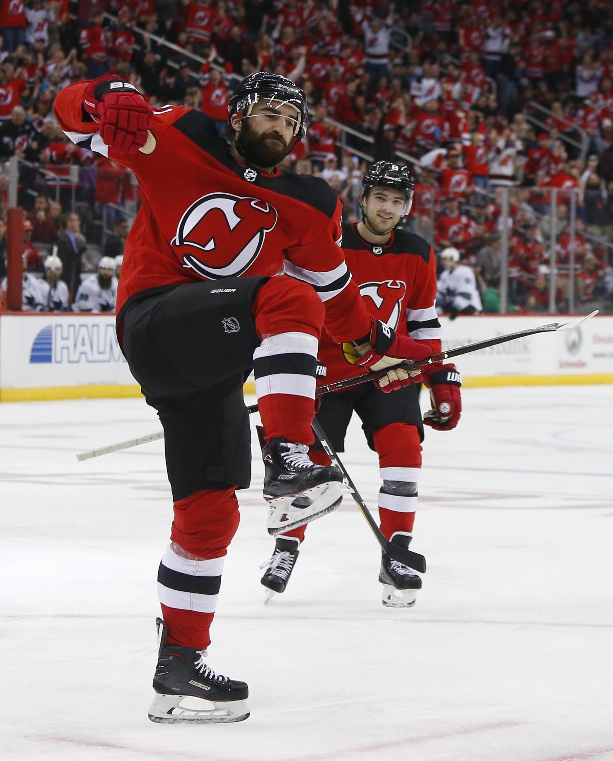 Palmieri scores 2 for 3rd straight game, Devils win