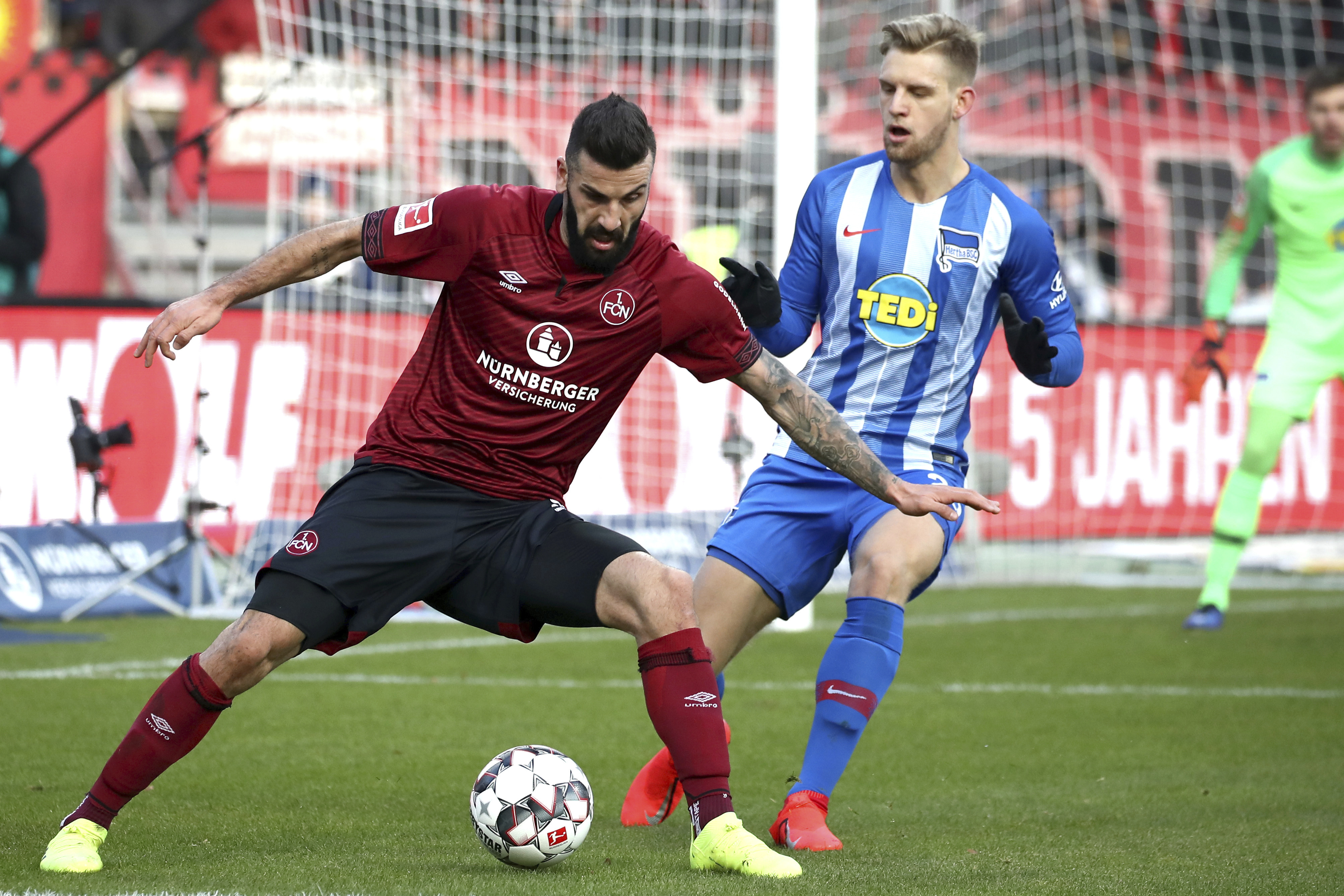 Caligiuri rescues Schalke with 2 goals against Wolfsburg