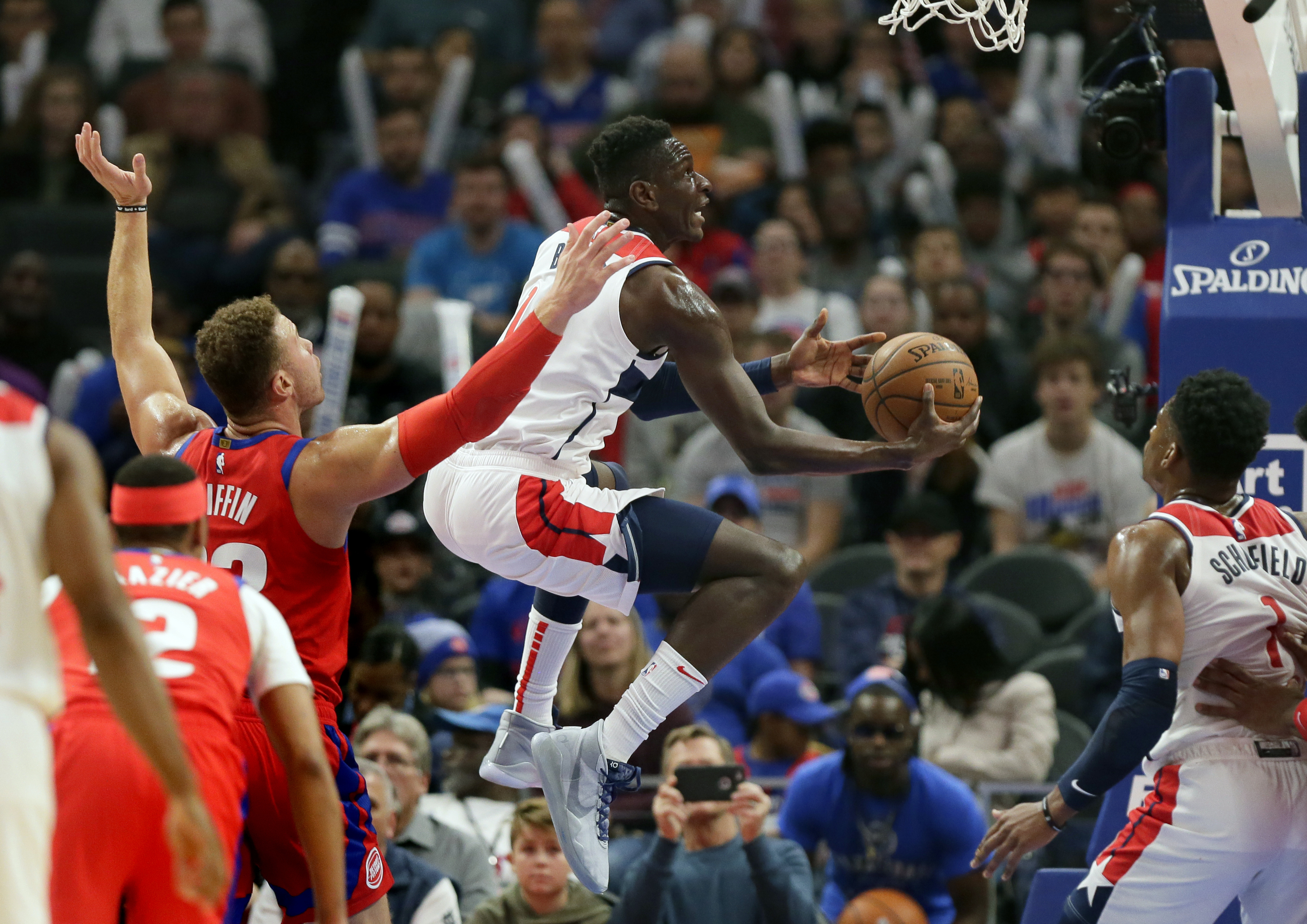 Griffin, Drummond lead Pistons to rout of Wizards 132-102