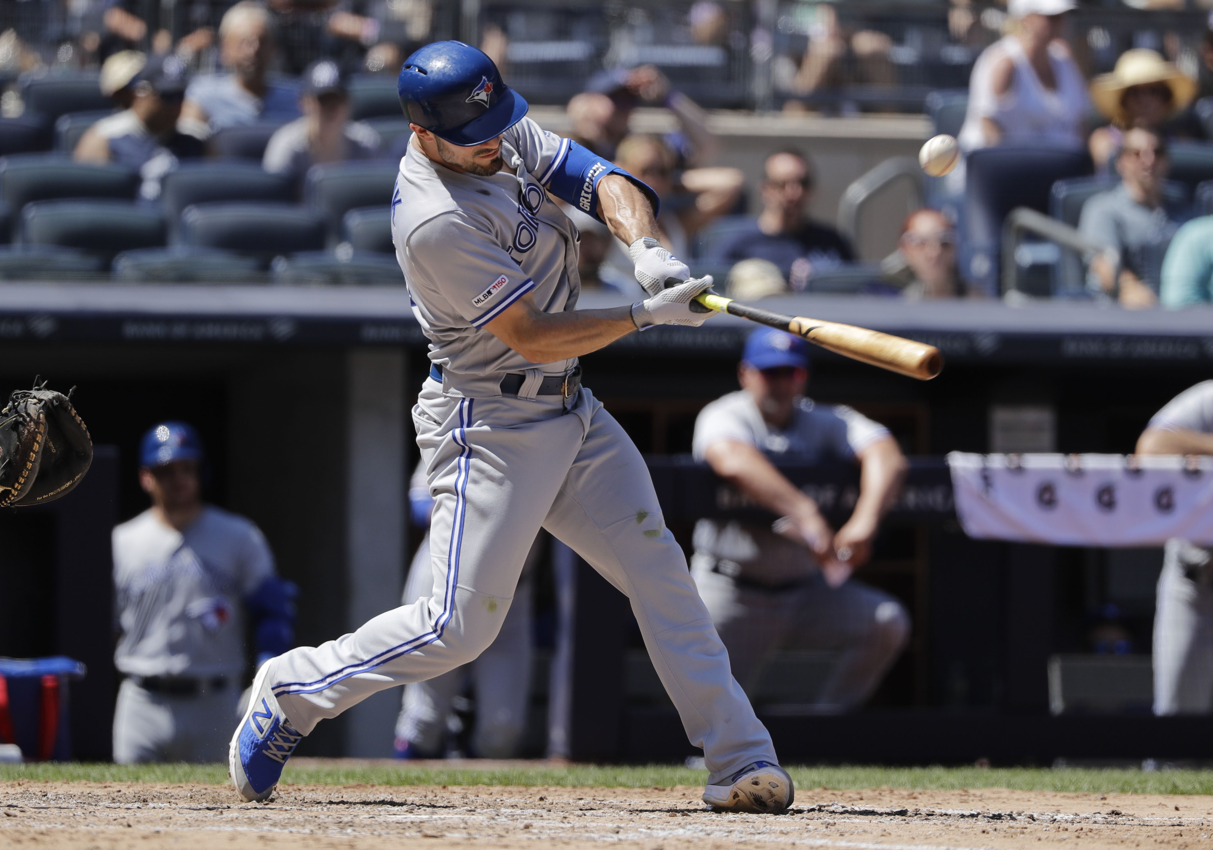 Grichuk's glove, bat help Blue Jays hold off Yanks 2-1