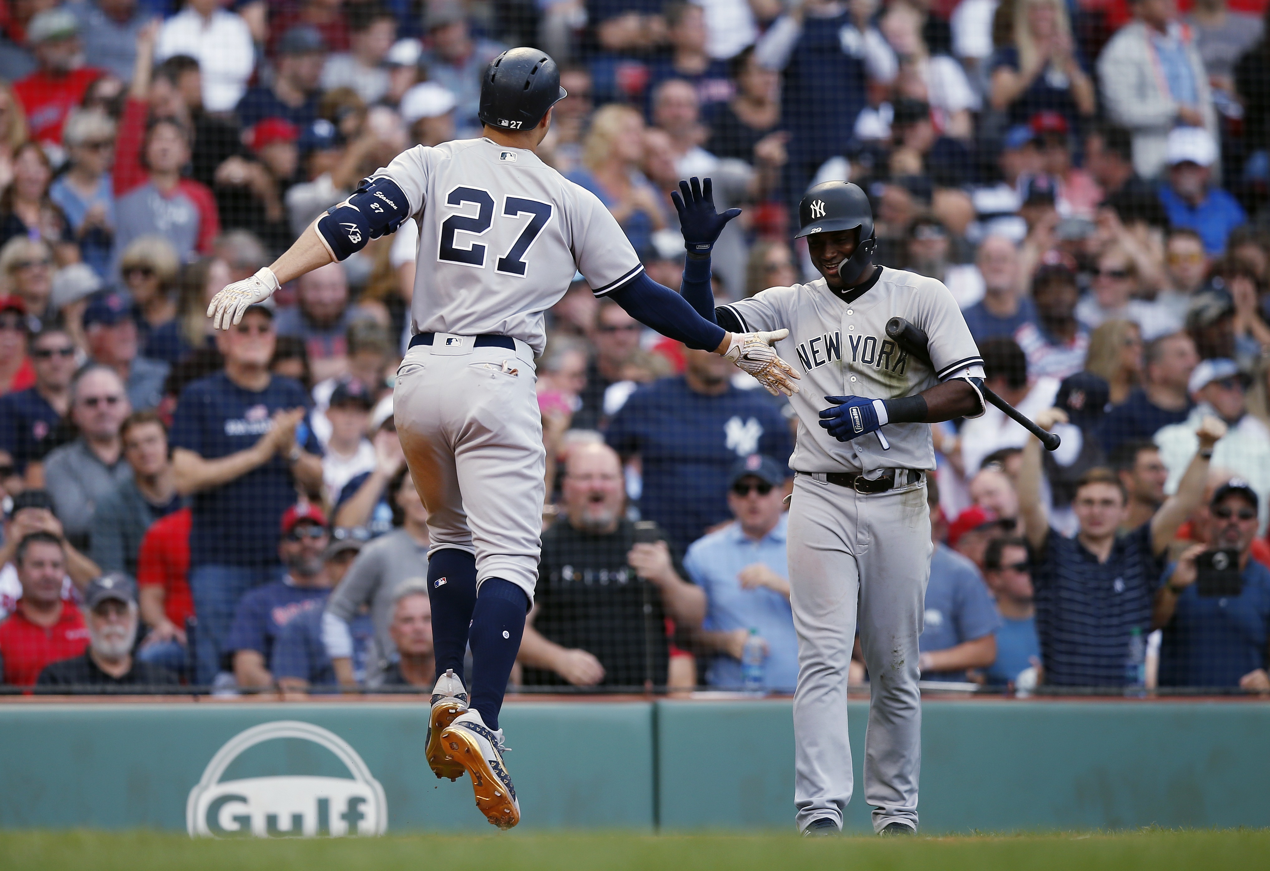 Heads Up! Strong-armed fan hits Yanks’ Stanton with HR ball