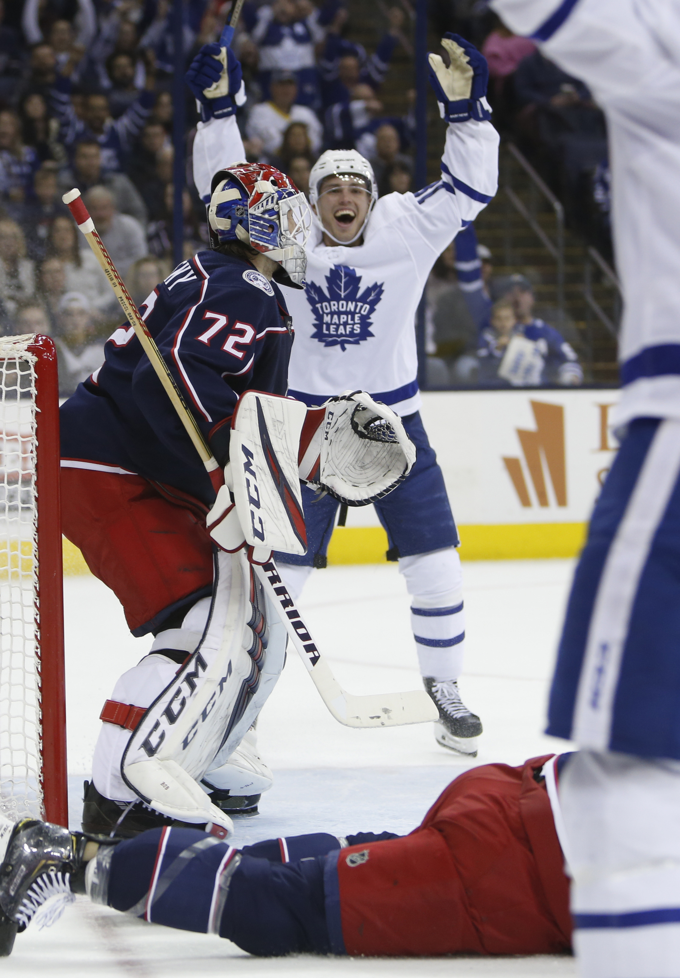 Tavares scores a pair as Maple Leafs beat Blue Jackets 4-2