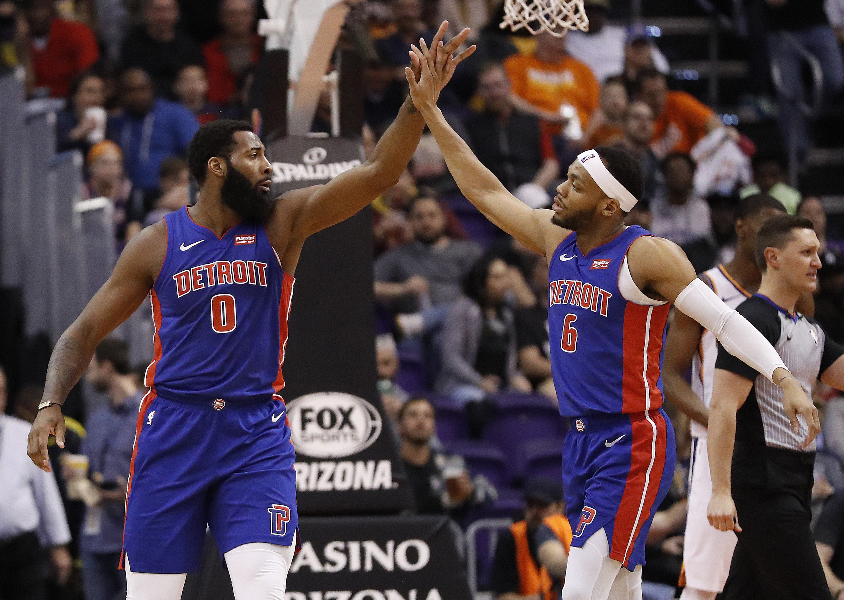 Ellington, Drummond lead Pistons past Suns, 118-98