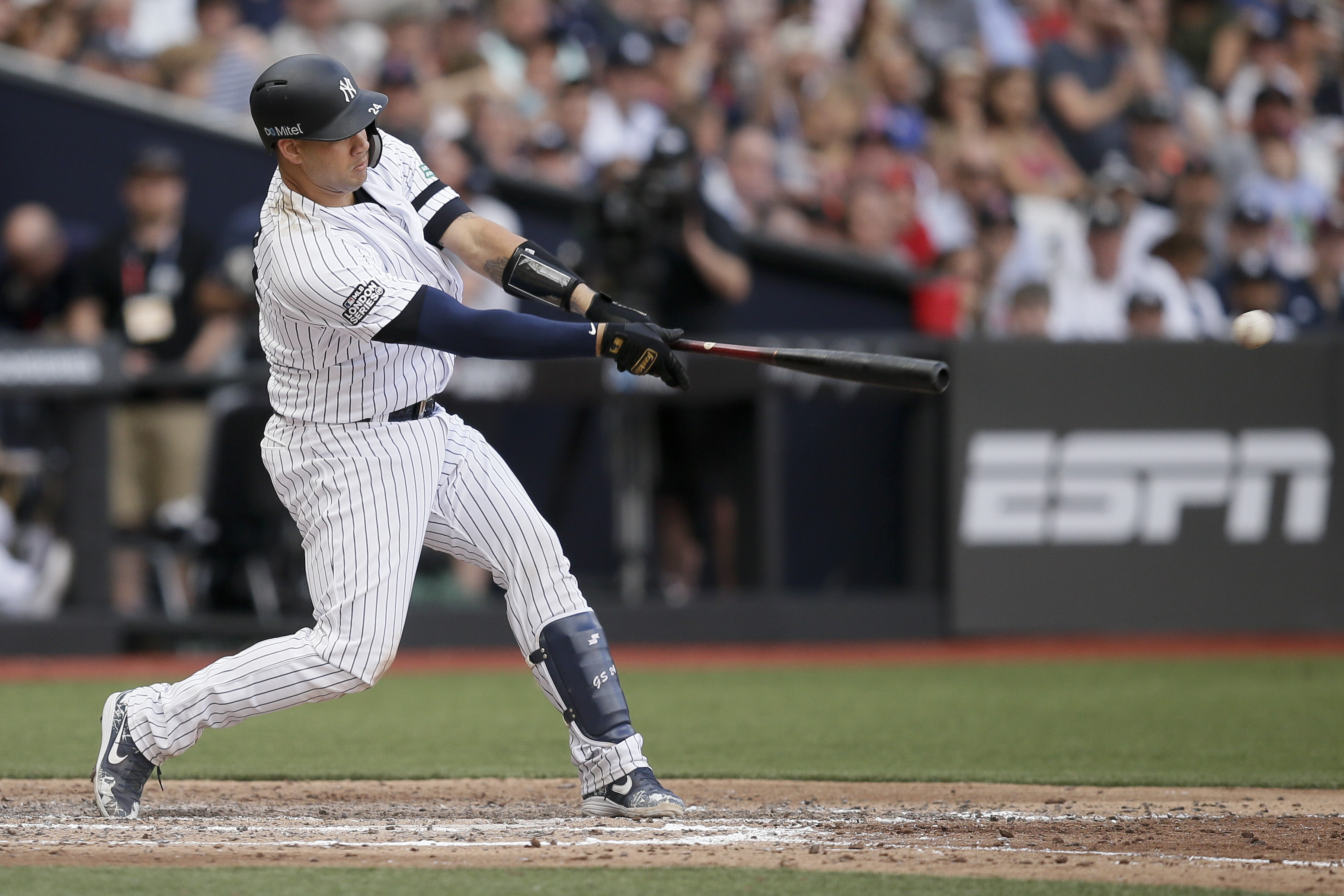 Comeback lifts Yanks to London sweep of Red Sox