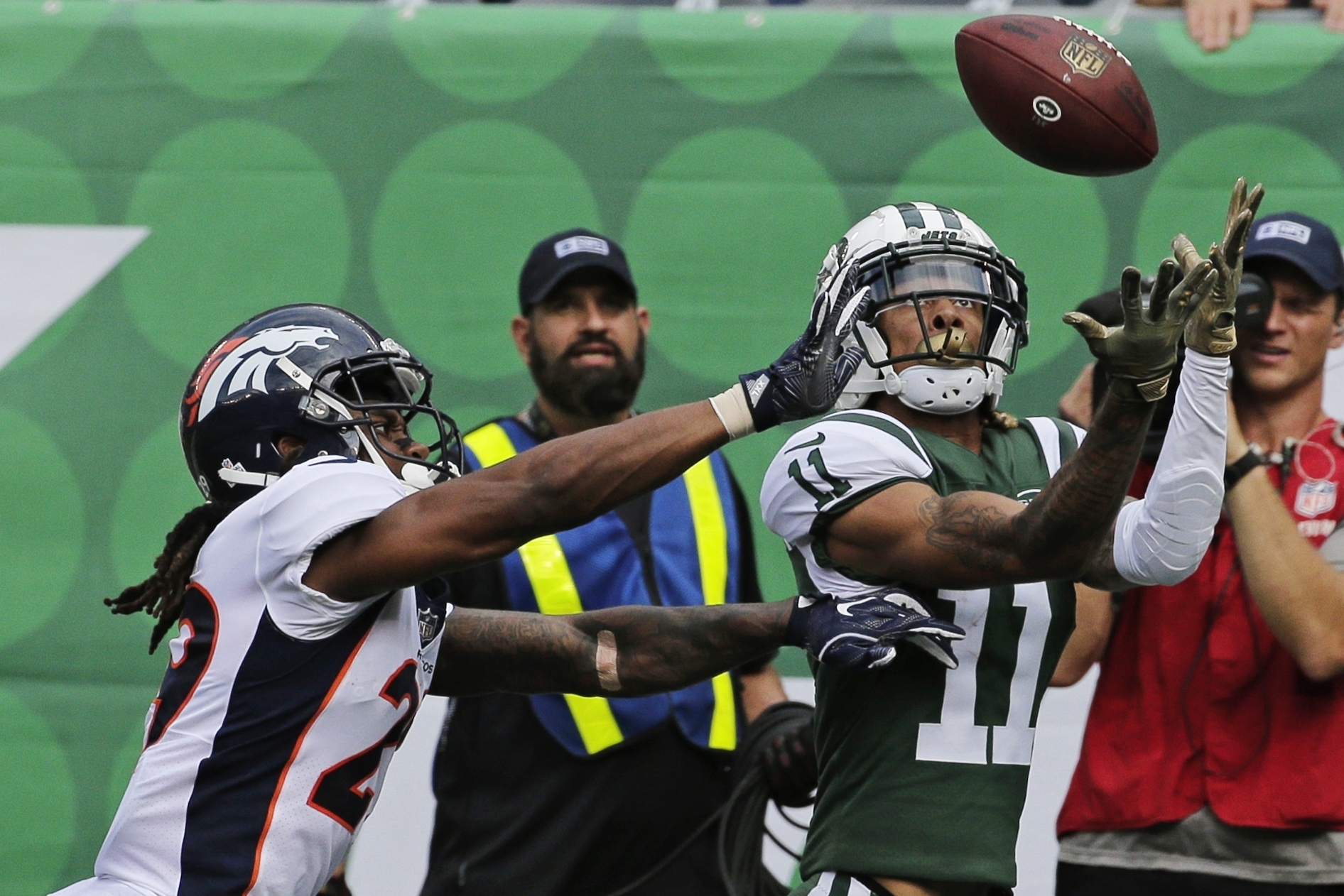 Broncos' defense wilts vs. Jets: 'This is not who we are'