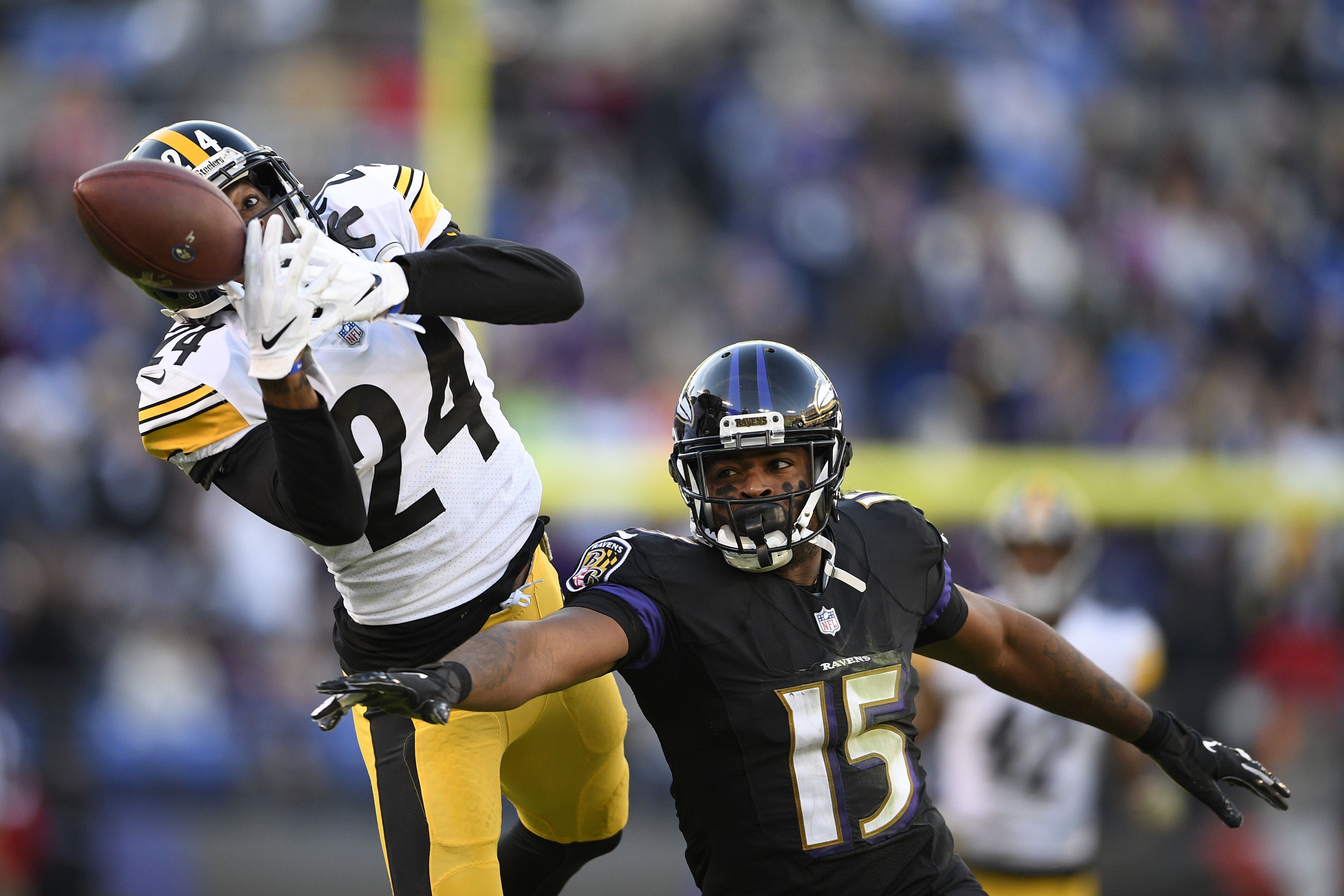 Roethlisberger leads Steelers to win over Ravens