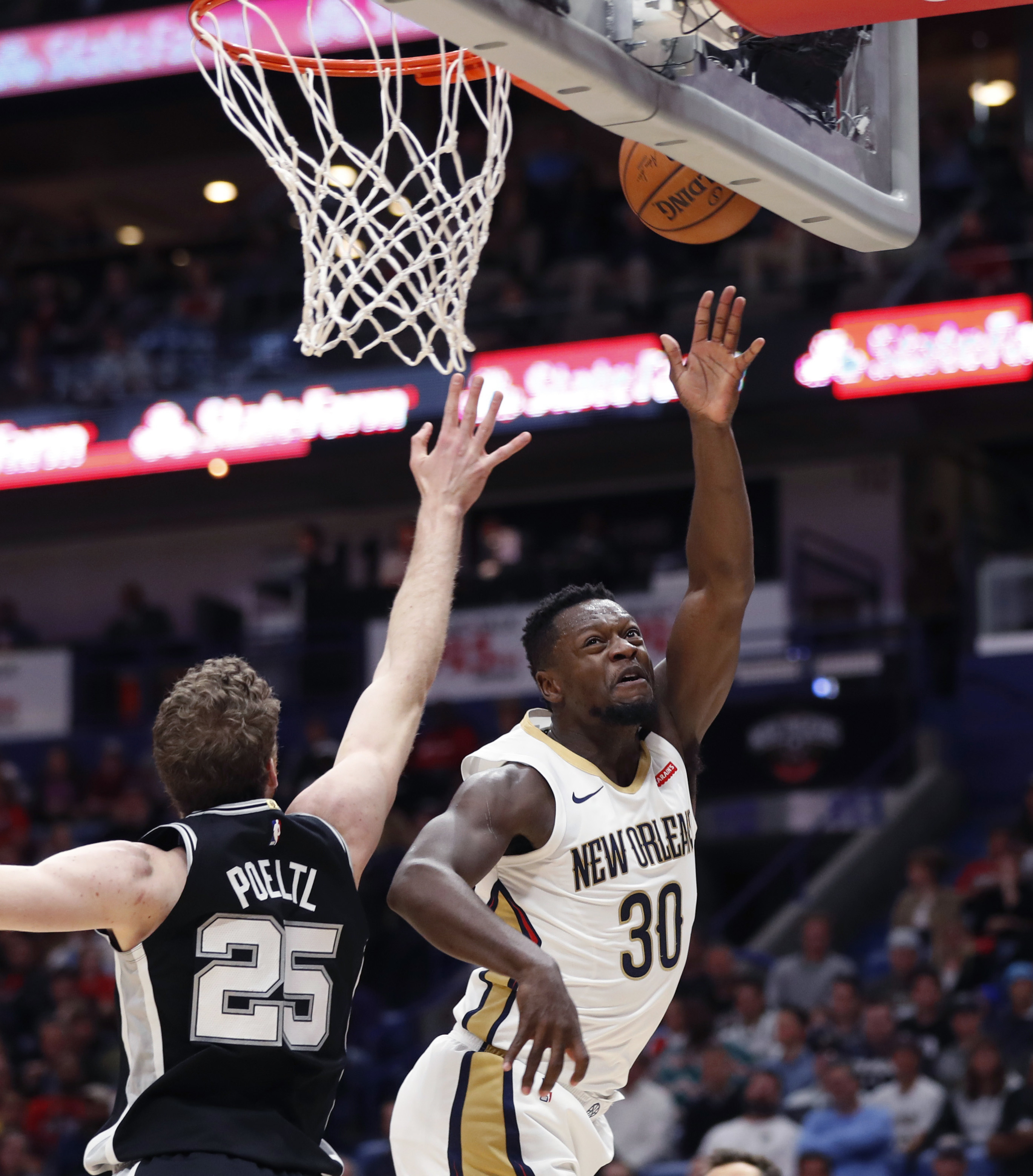 Davis, Randle lead Pelicans past Spurs, 140-126