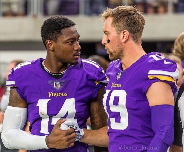 Top Tweets: This Vikings photo is just begging for a caption contest