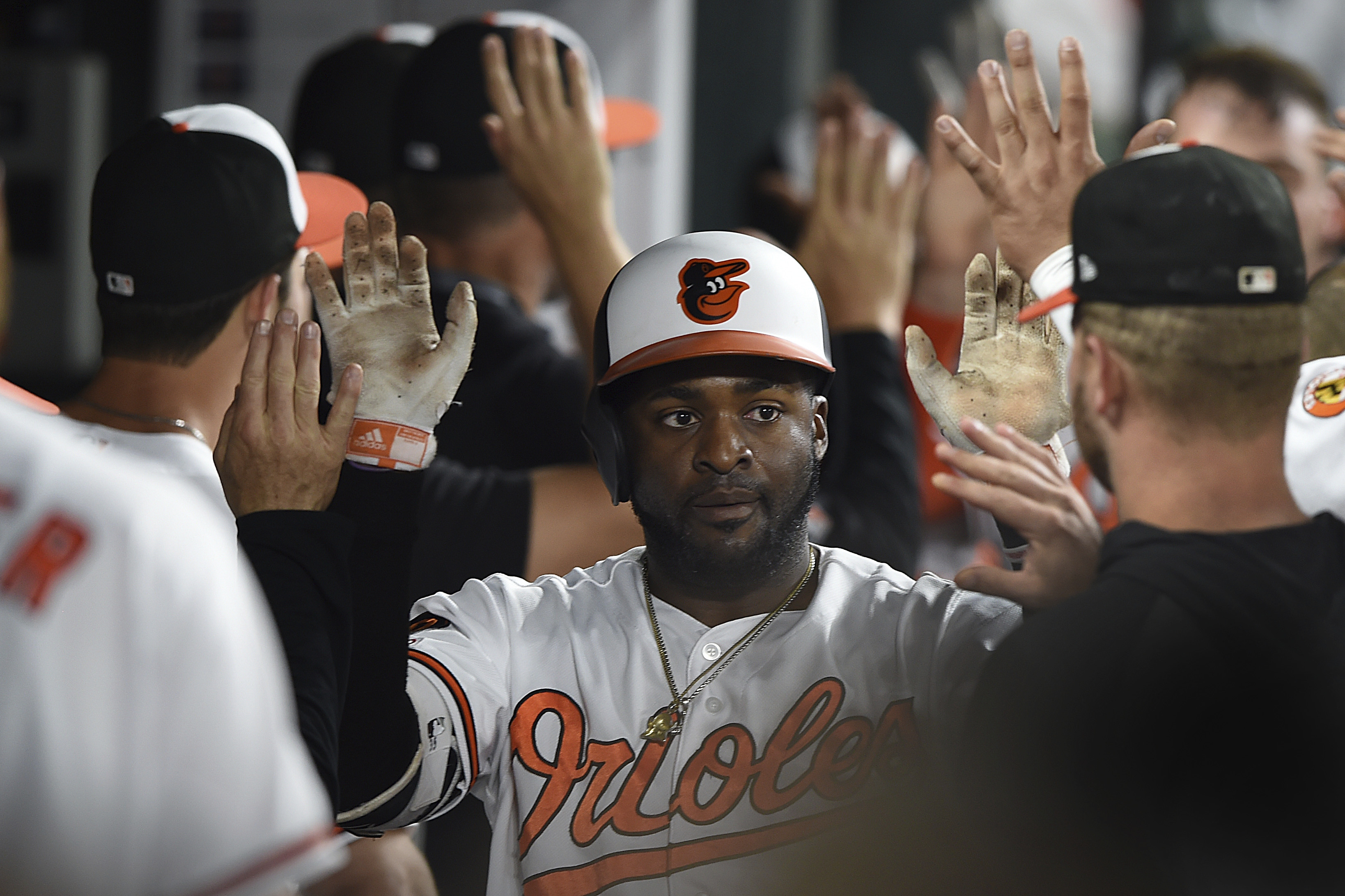 Orioles hit 4 HRs off Nova, beat White Sox 9-1 to end skid