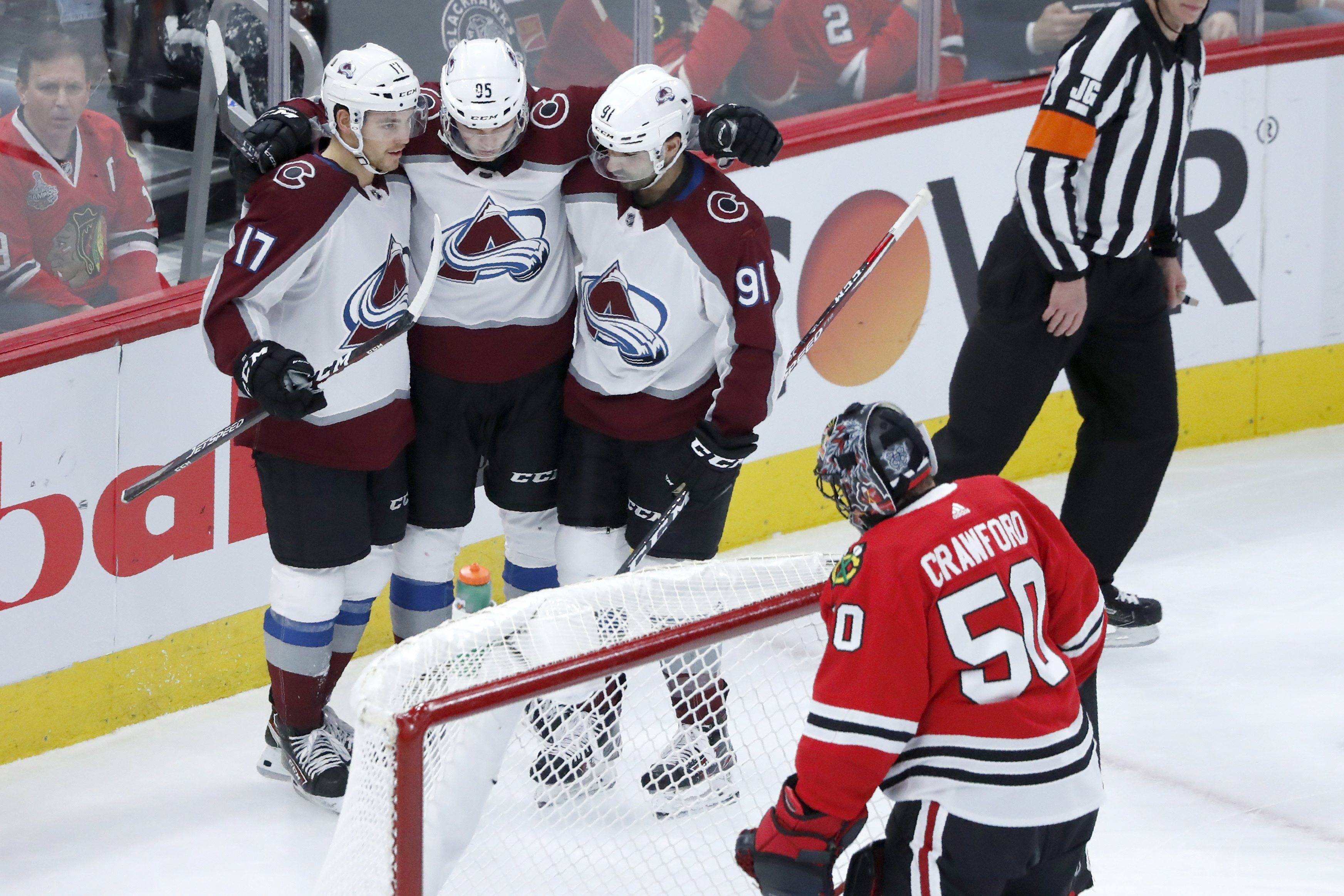 Avs get back on track with 4-1 win over Blackhawks
