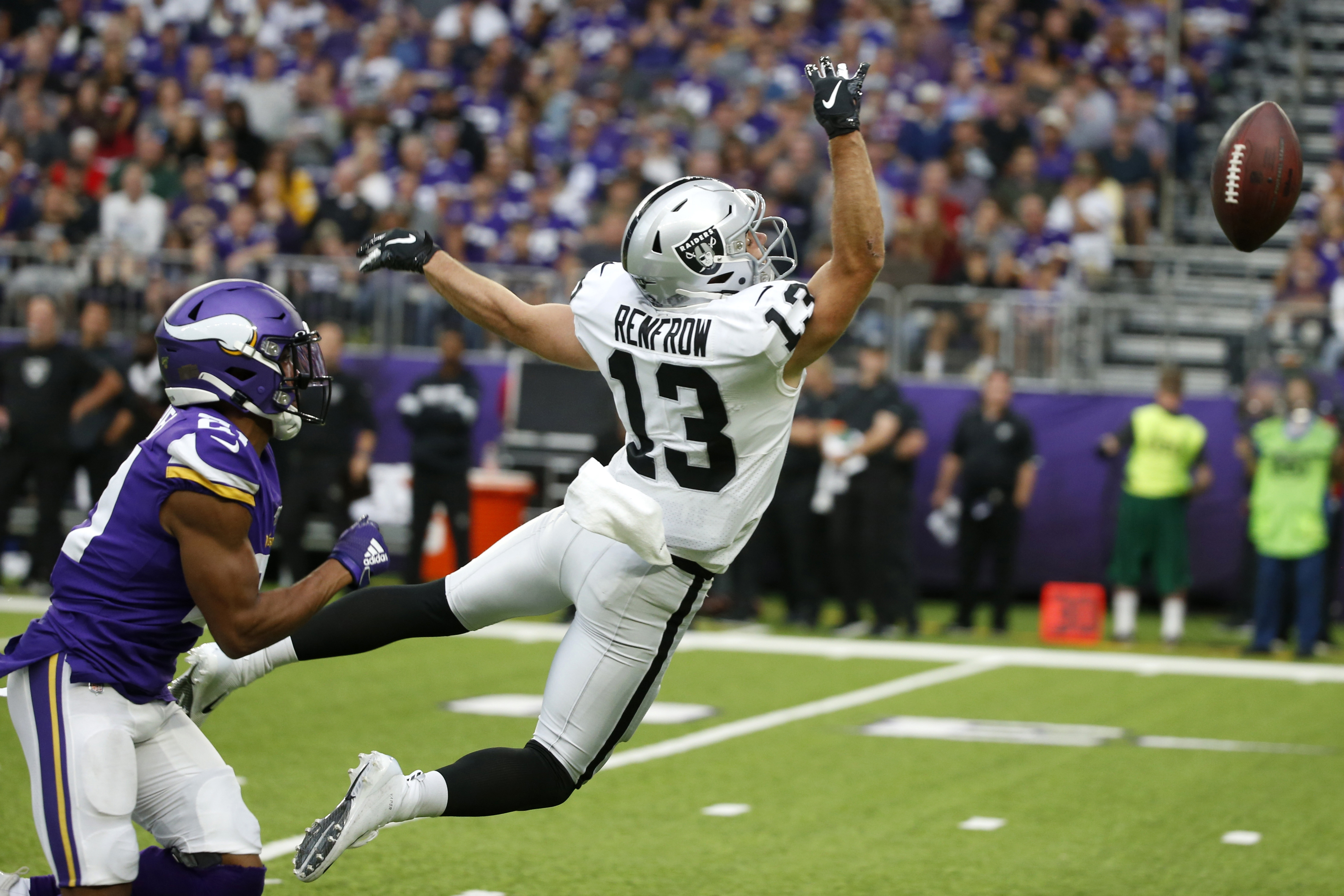 Raiders start long road stretch with 34-14 loss to Vikings