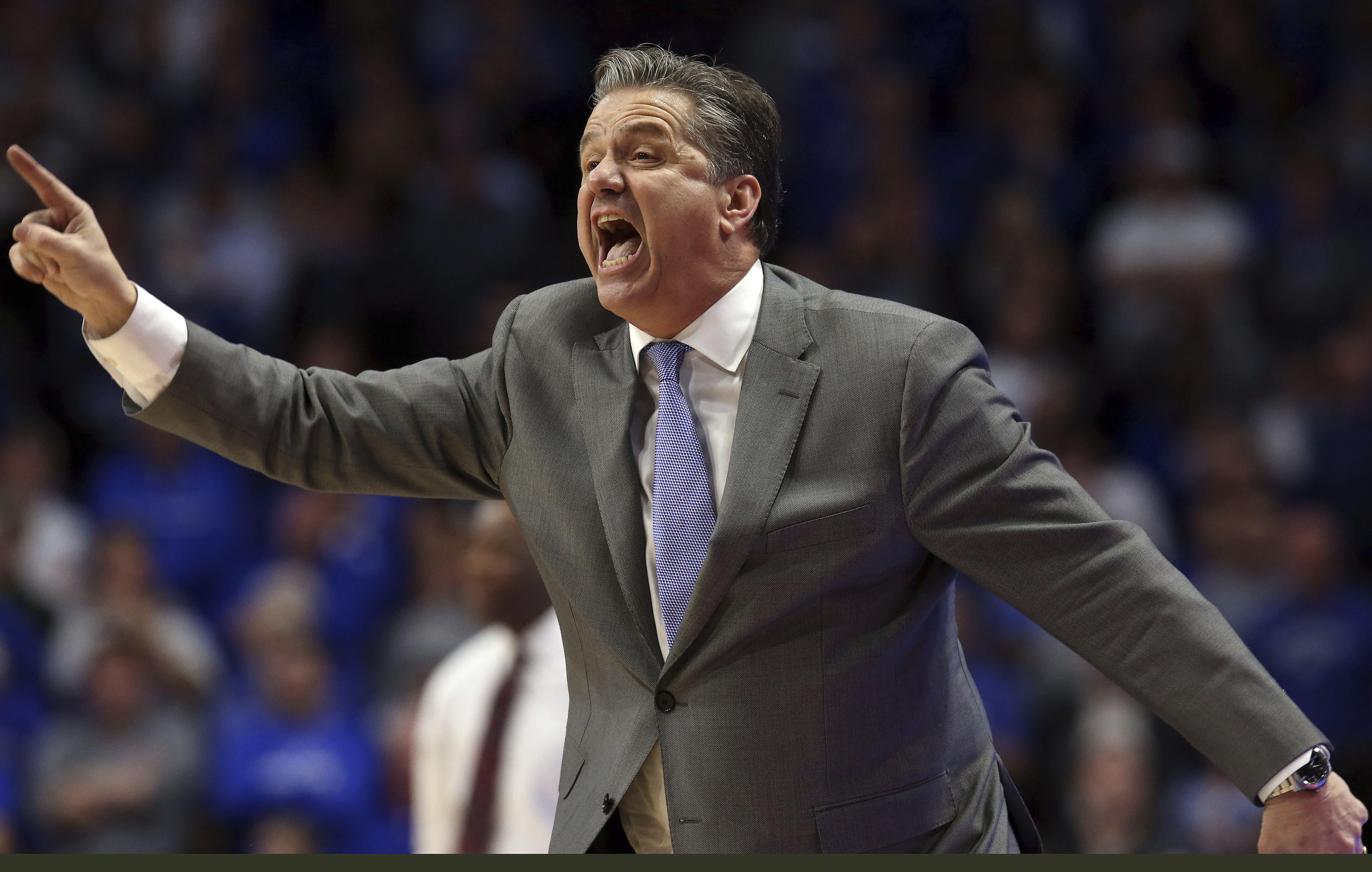 Kentucky’s Calipari doesn’t expect Travis to play Saturday