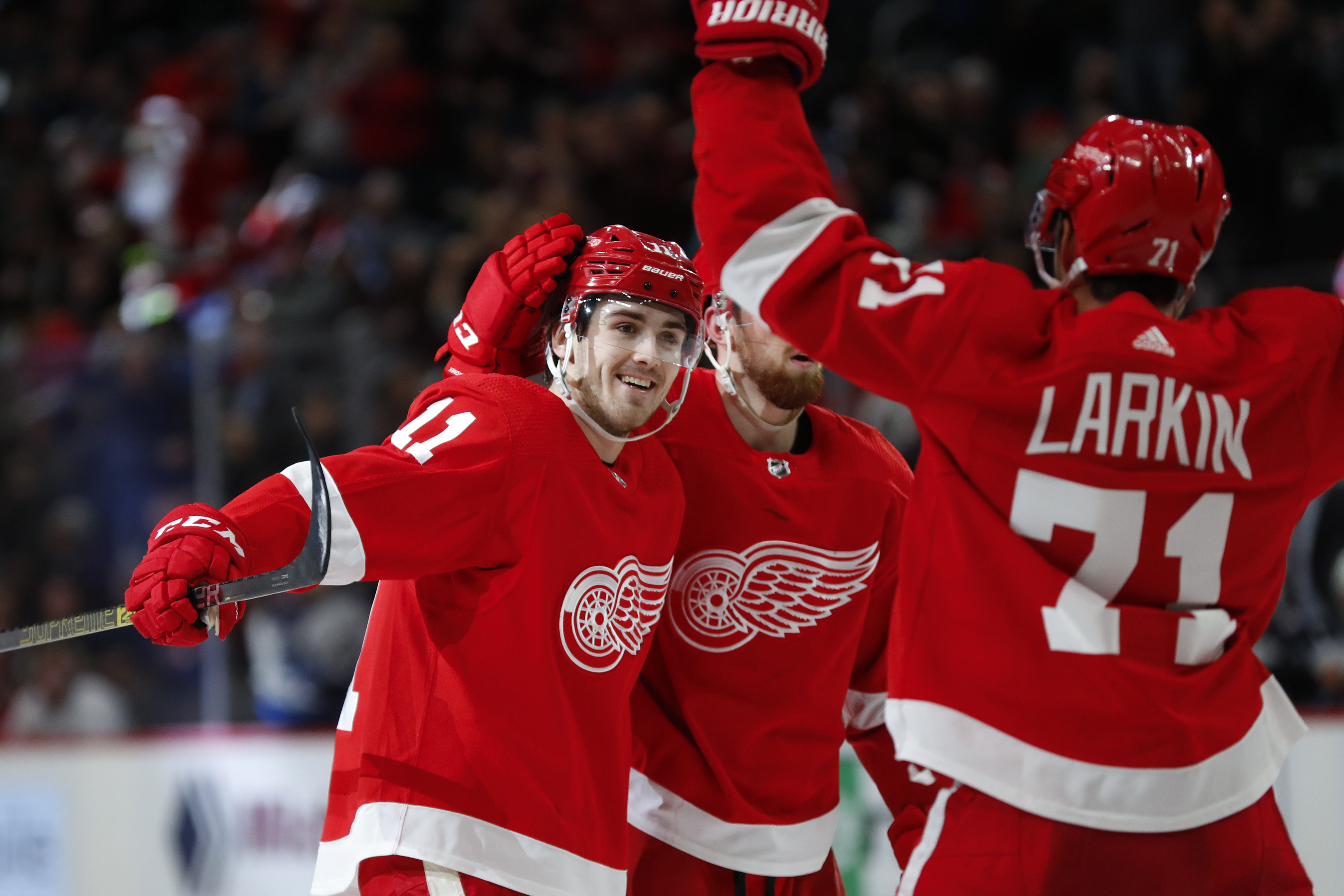 Red Wings snap 12-game skid with 5-2 win over Jets