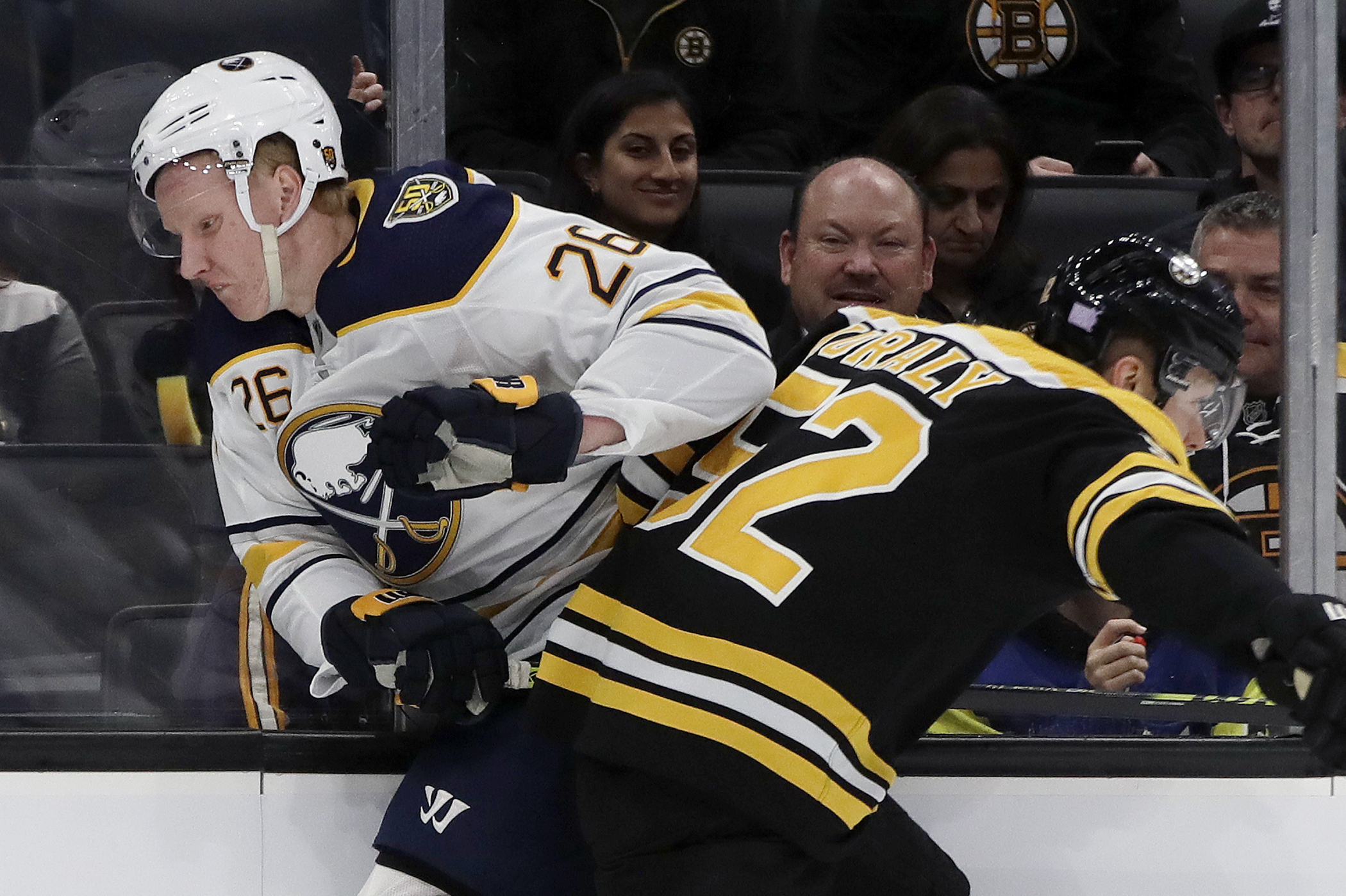 Marchand, Pastrnak lead Bruins past Sabres 3-2