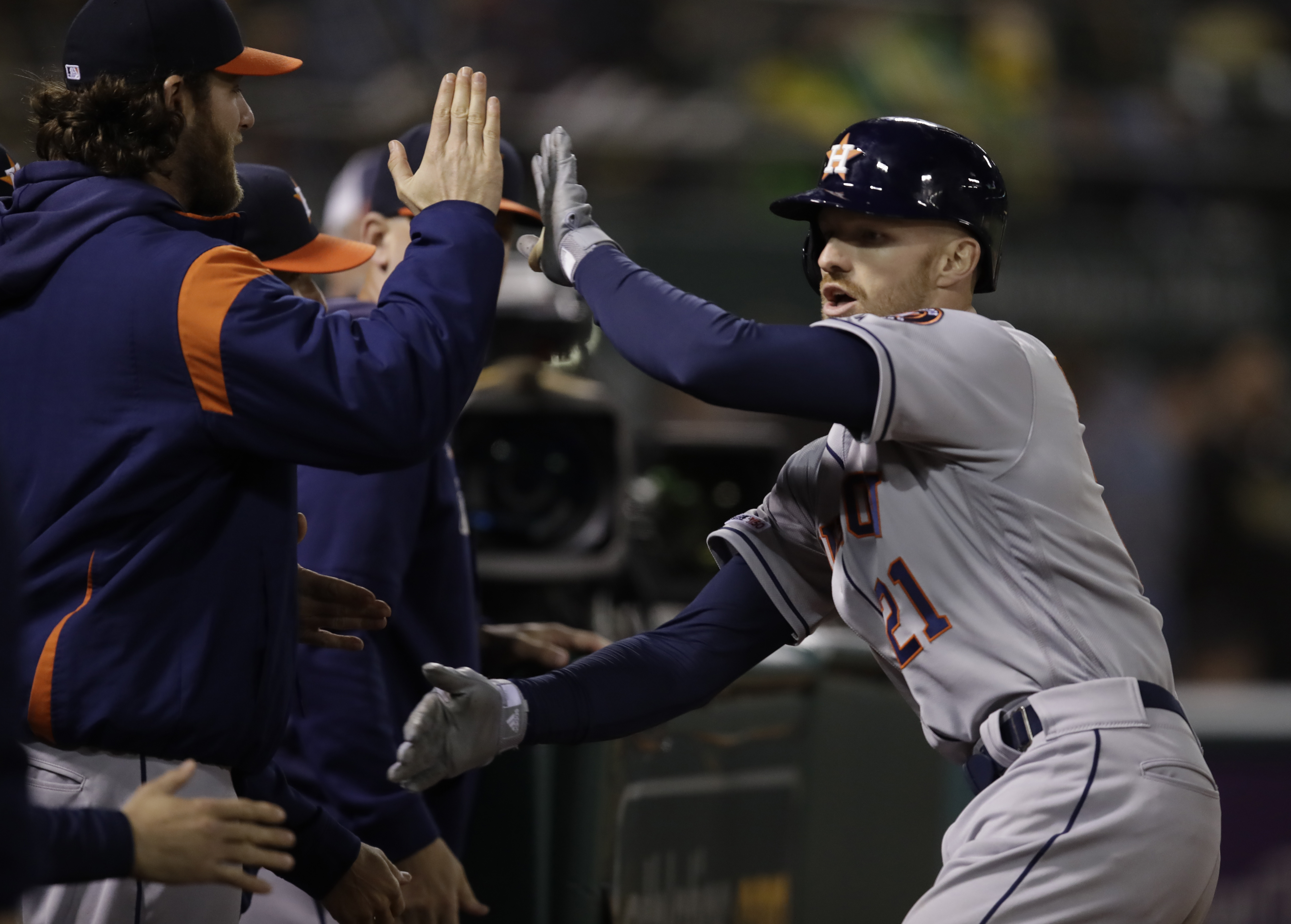 Fisher’s homer leads Astros past Athletics 3-2