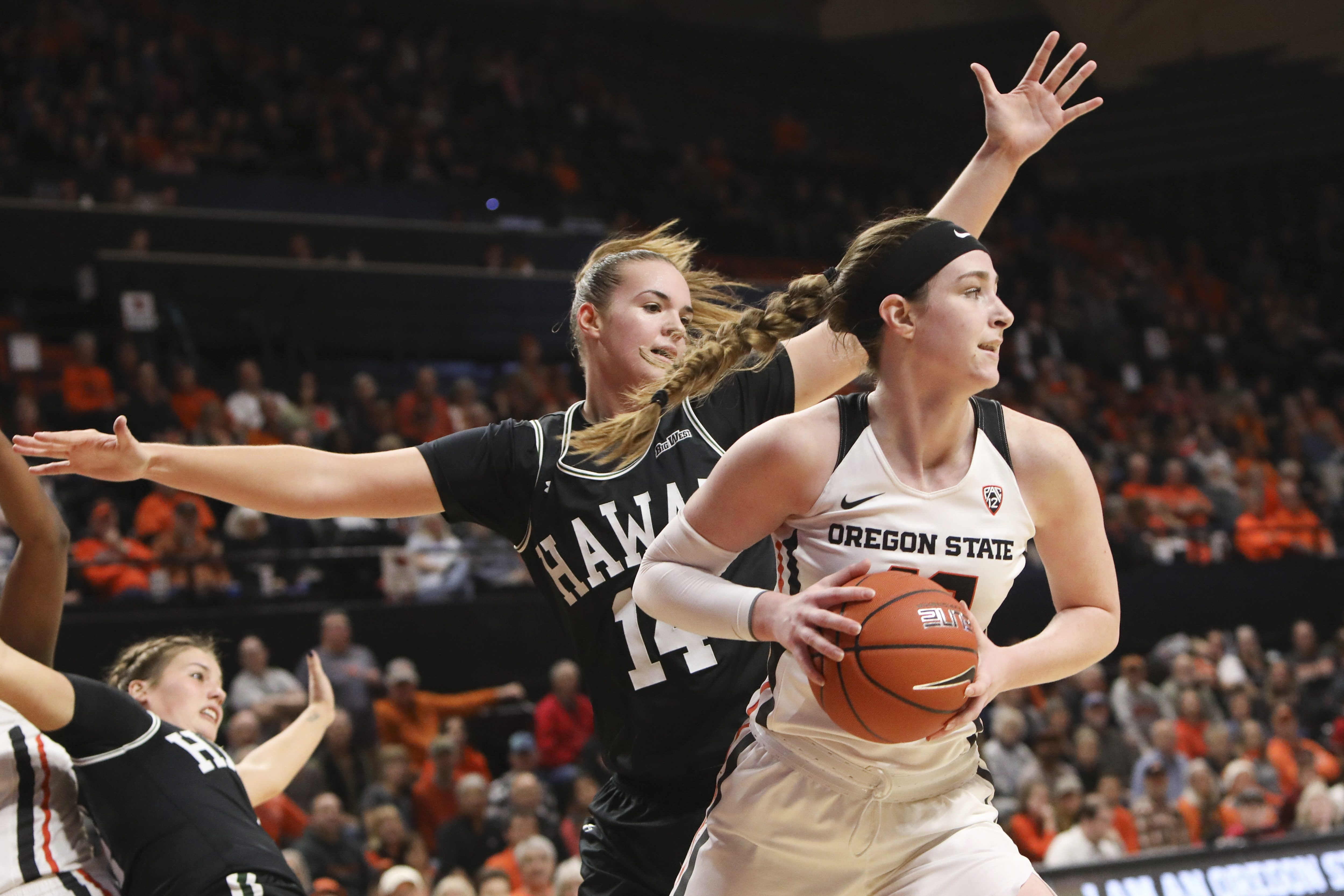 Brown scores 15, No. 5 Oregon State routs Hawaii 64-32