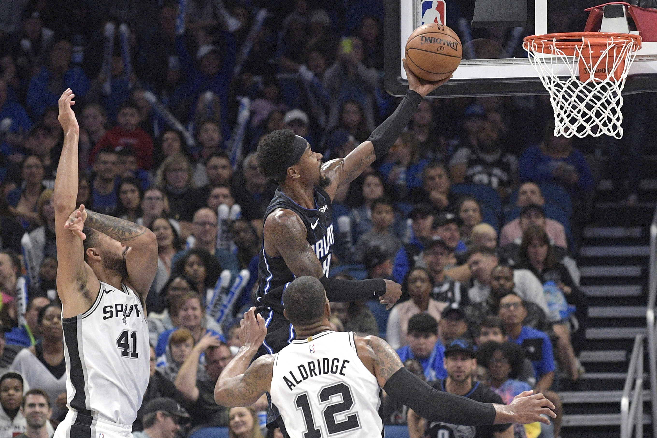 Fournier, Magic hand Spurs 4th straight loss, 111-109