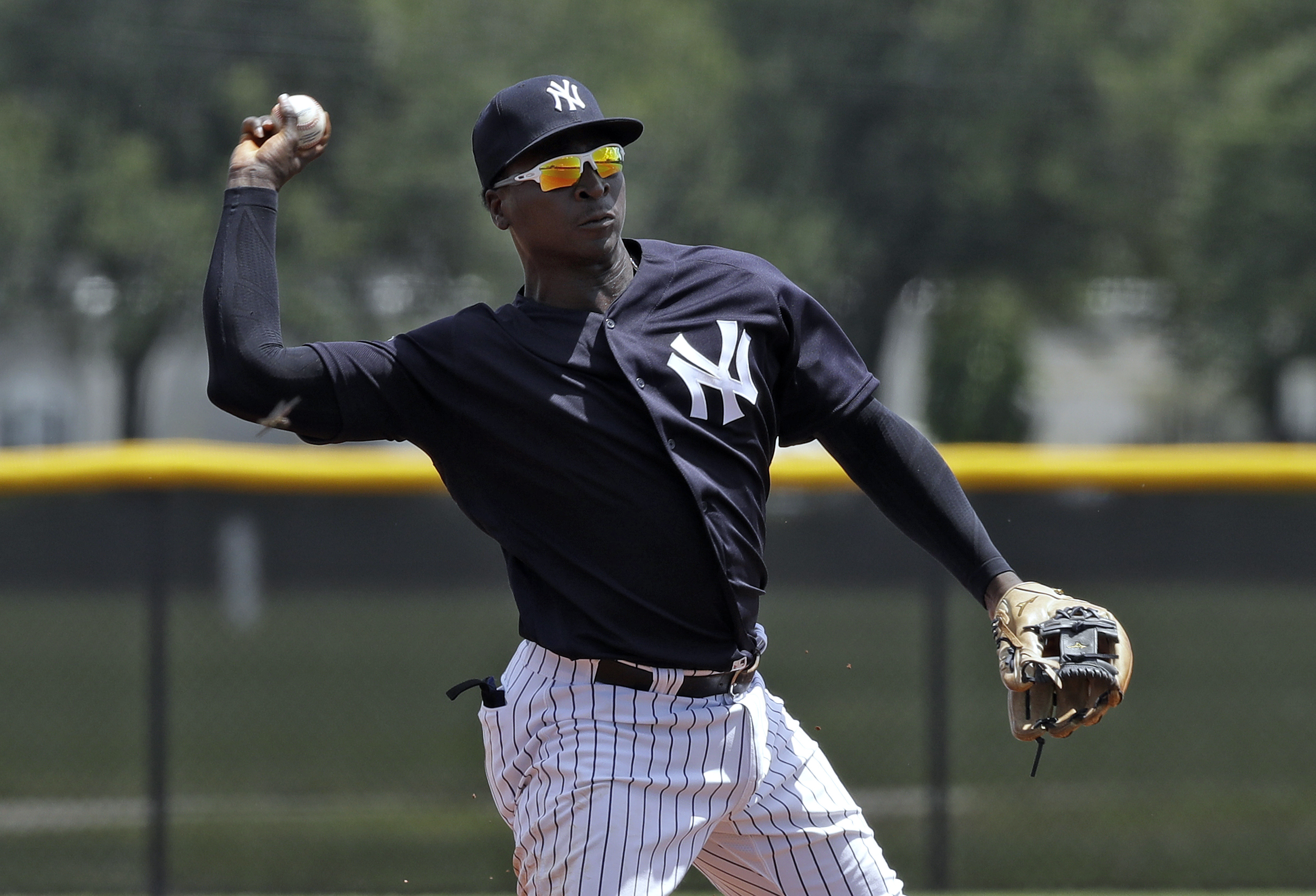 Gregorius returns to Yankees after offseason elbow surgery