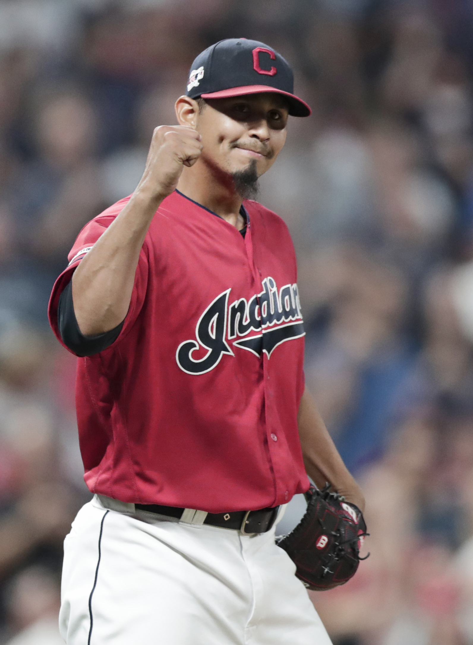 Indians beat Phillies 5-2, remain tied for 2nd AL wild card