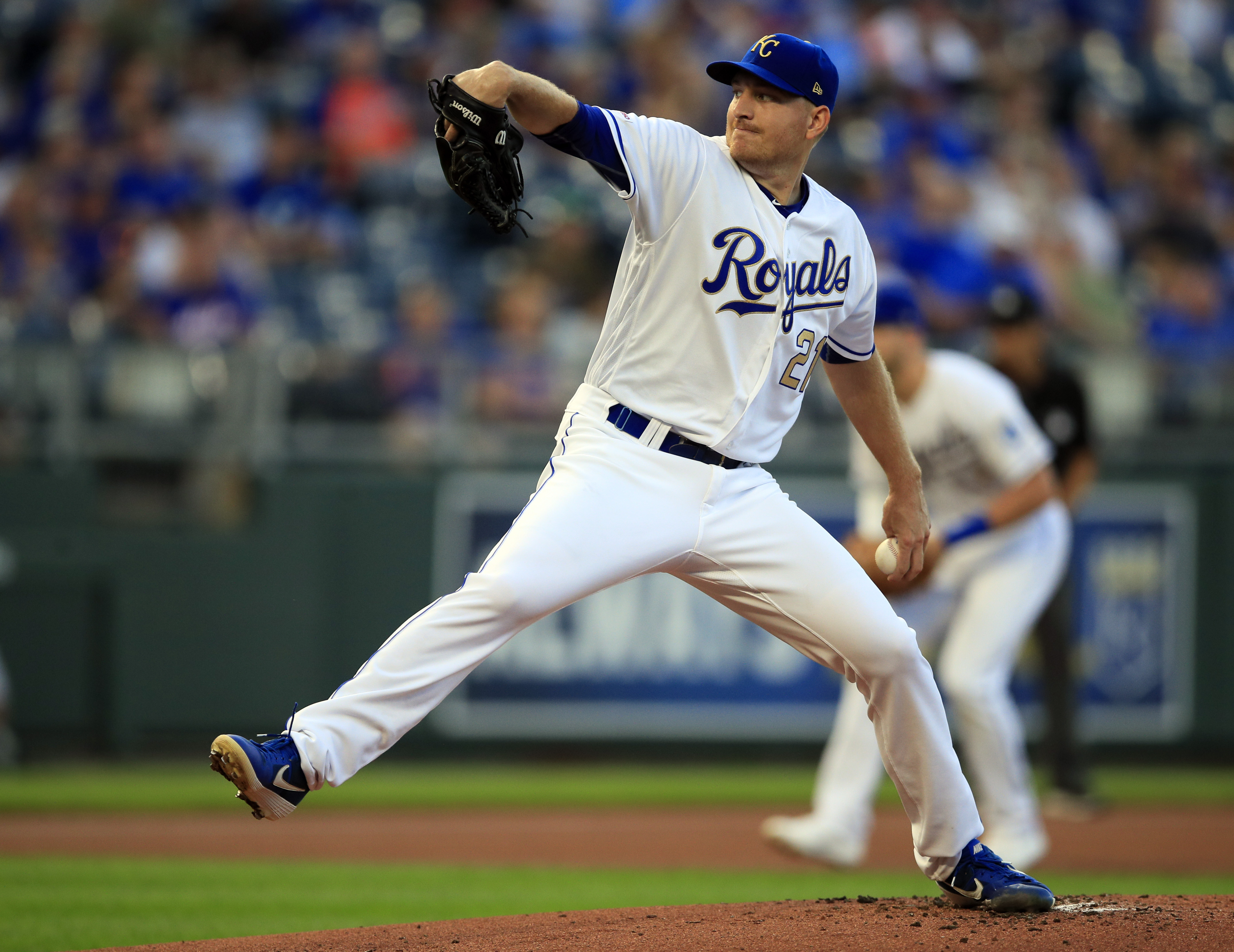 Montgomery outpitches Syndergaard as Royals top Mets 4-1