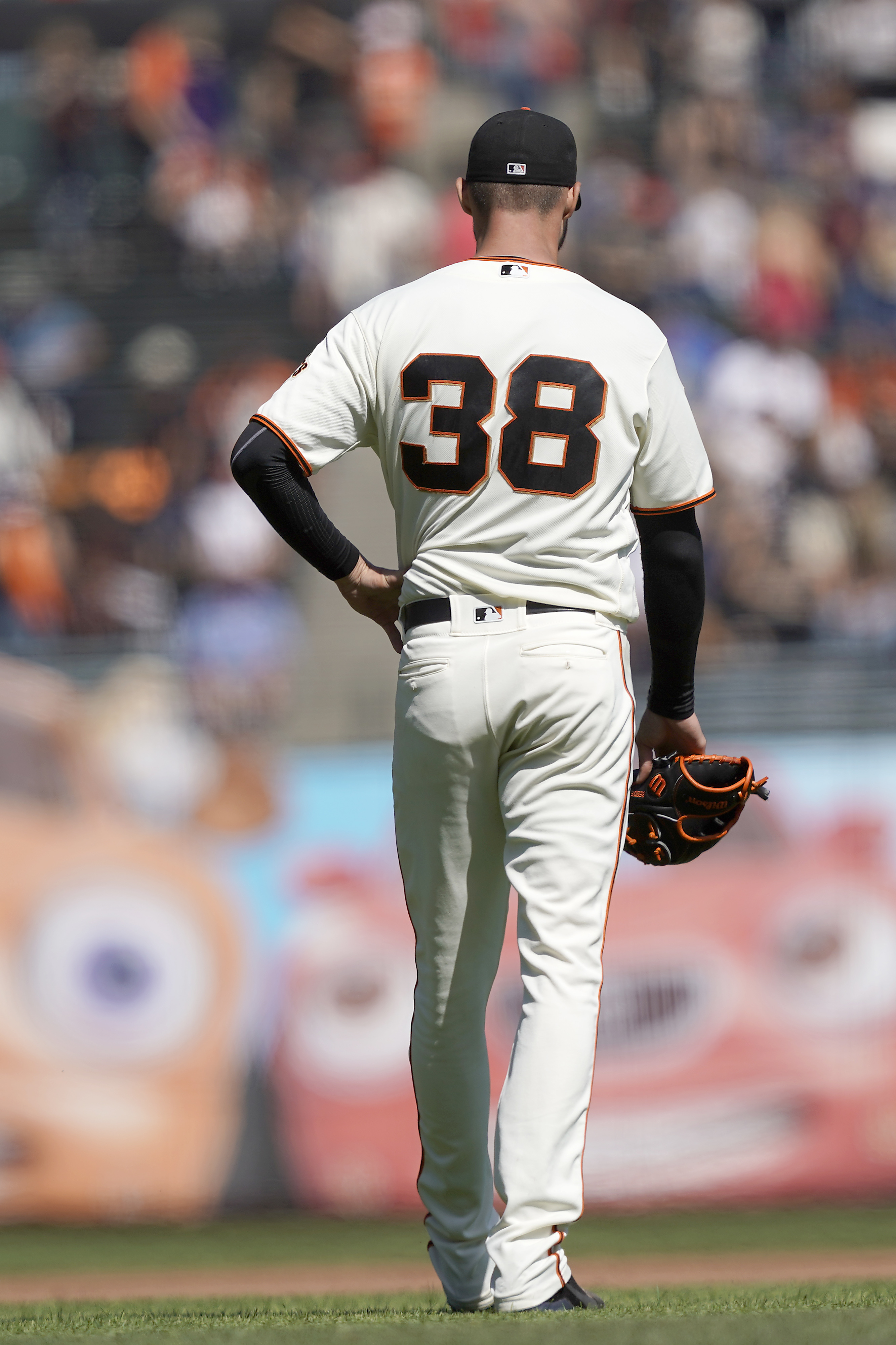 Beede hitless into 4th, then hurt as Giants top Rockies 8-3