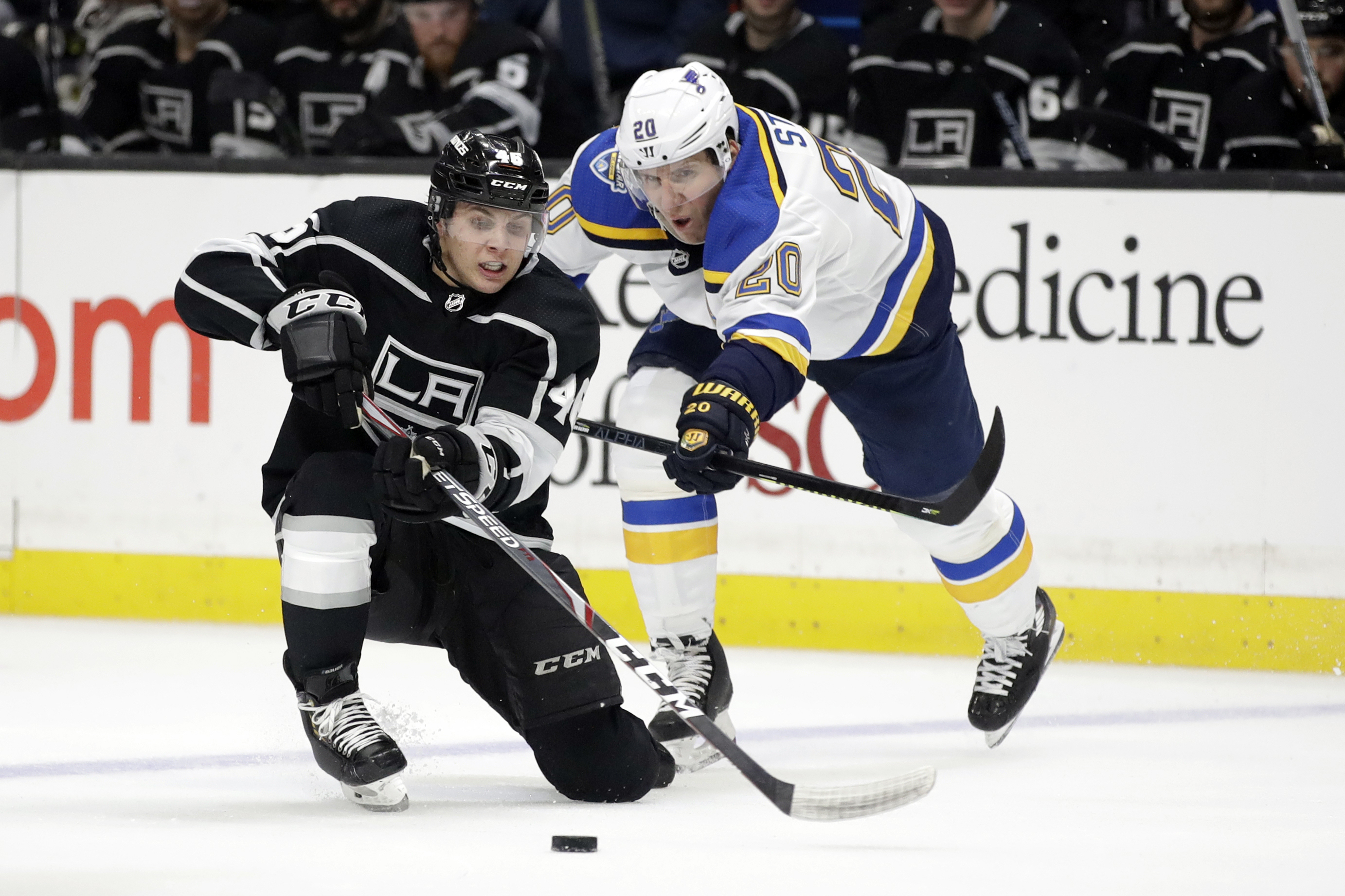 Schenn, Blues cruise into Christmas break by thumping Kings