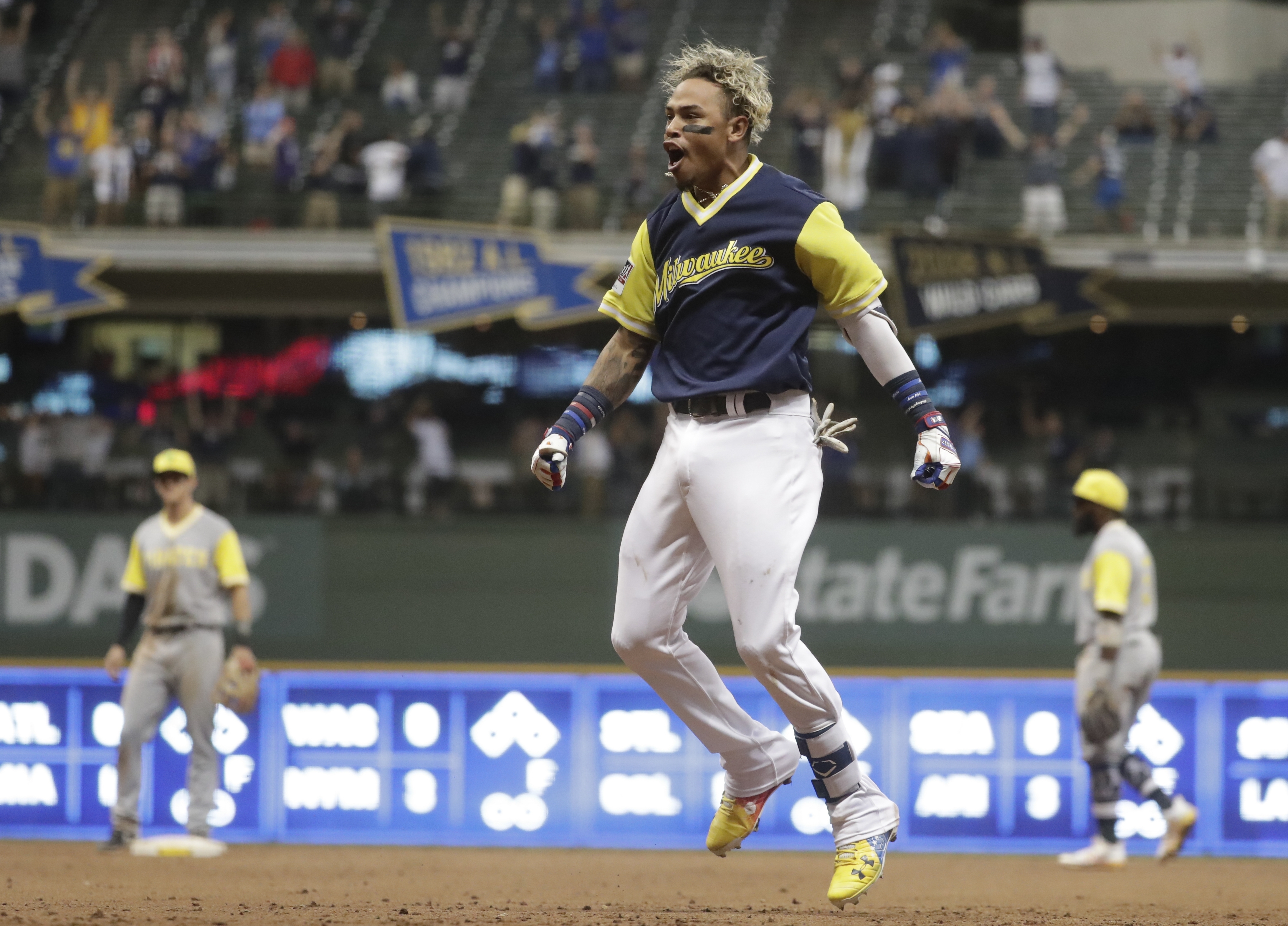 Brewers rally past Pirates 7-6 on Arcia’s single in 15th