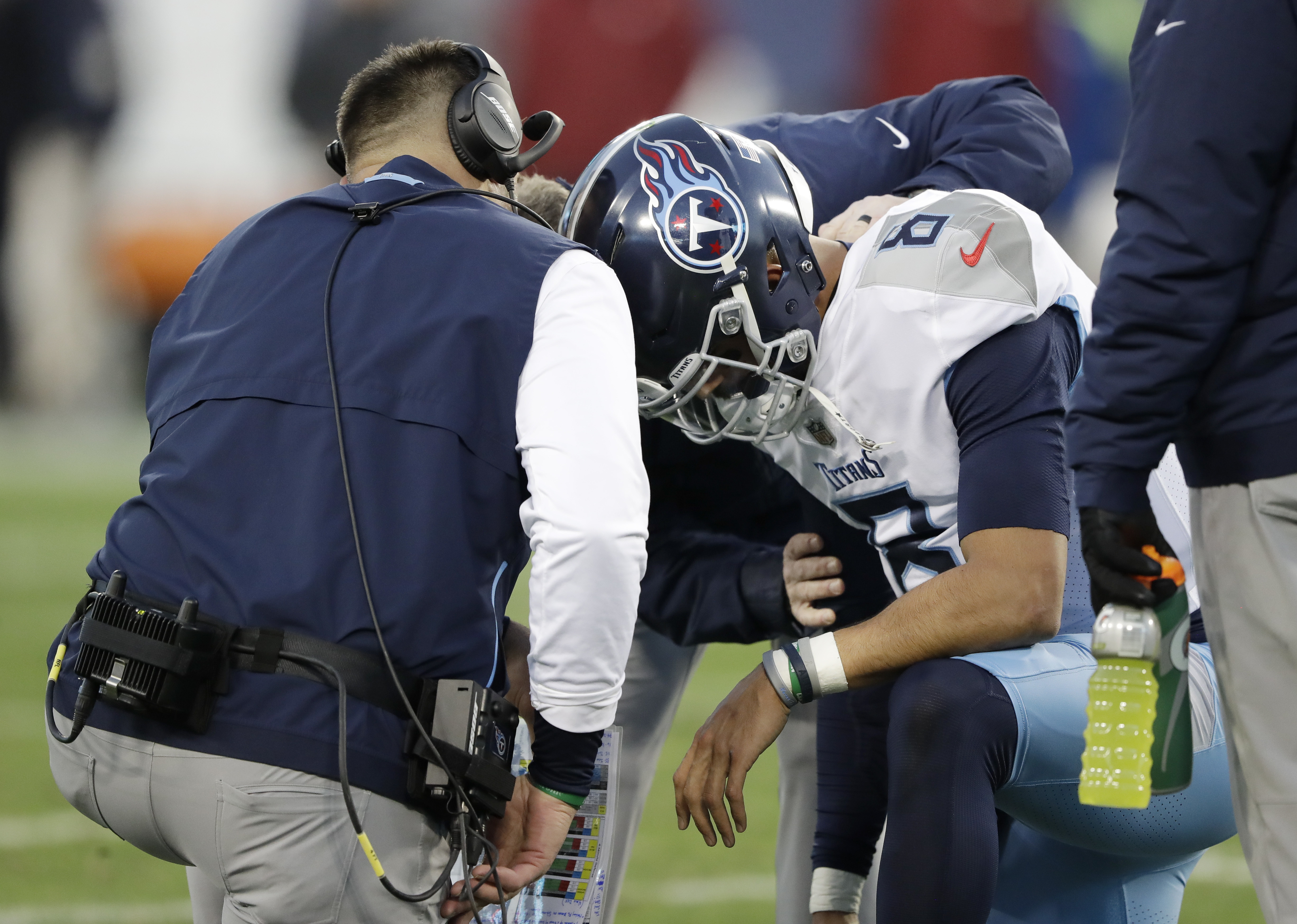 Titans QB Marcus Mariota knocked out of game vs. Redskins