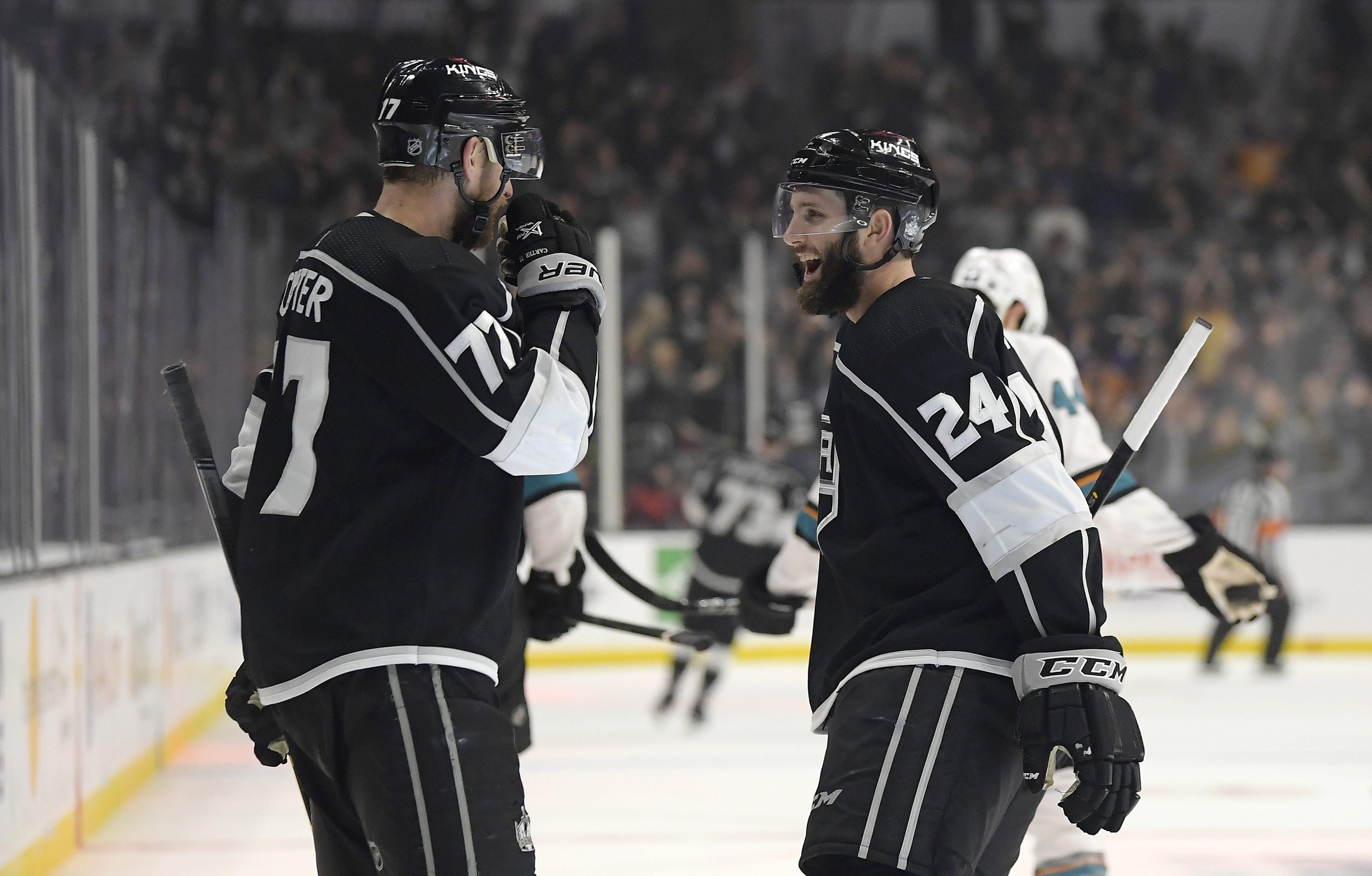 Kings score 3 in third period, trip up Sharks 4-2