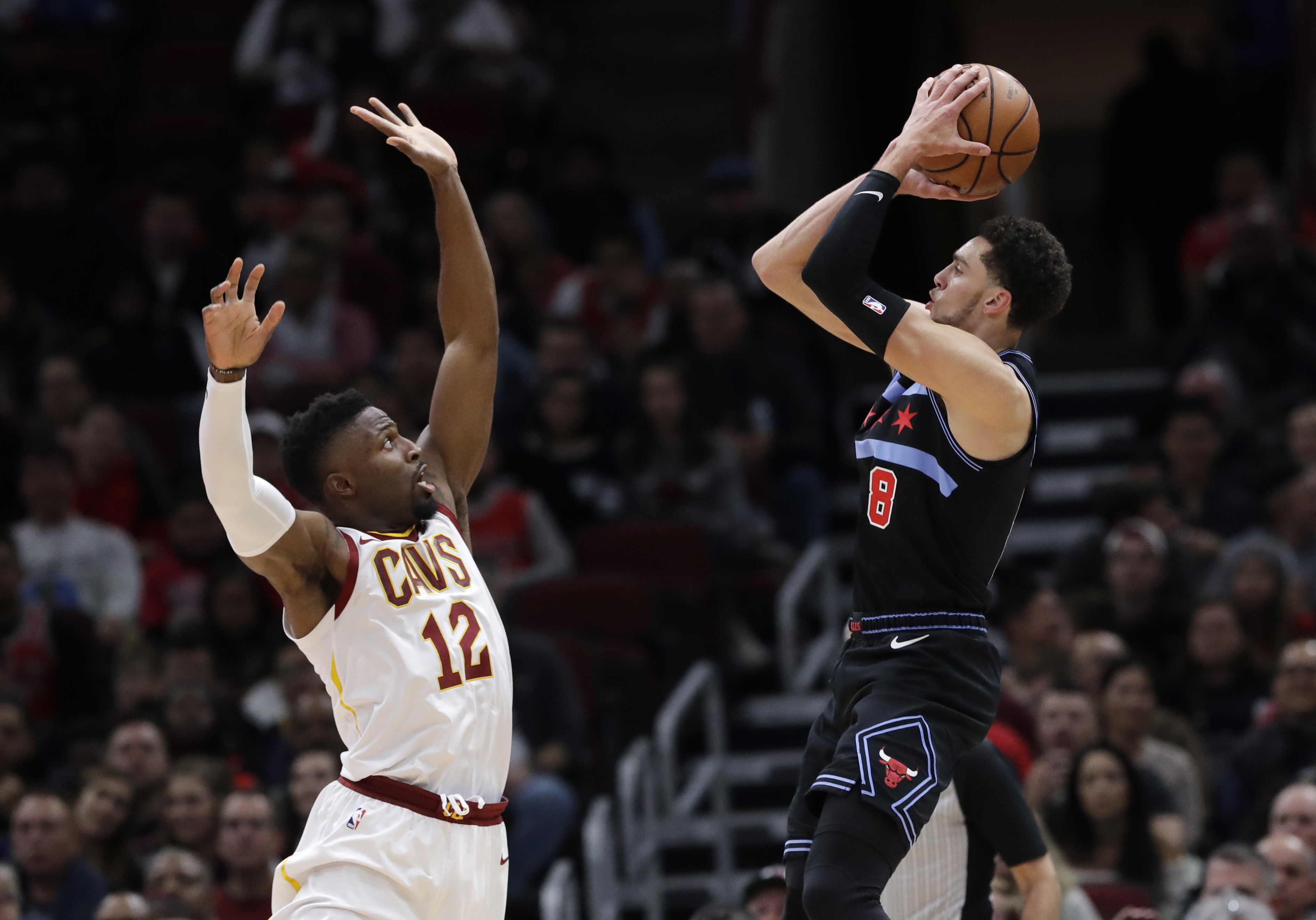 LaVine, Archidiacono help Bulls edge Cavs 99-98