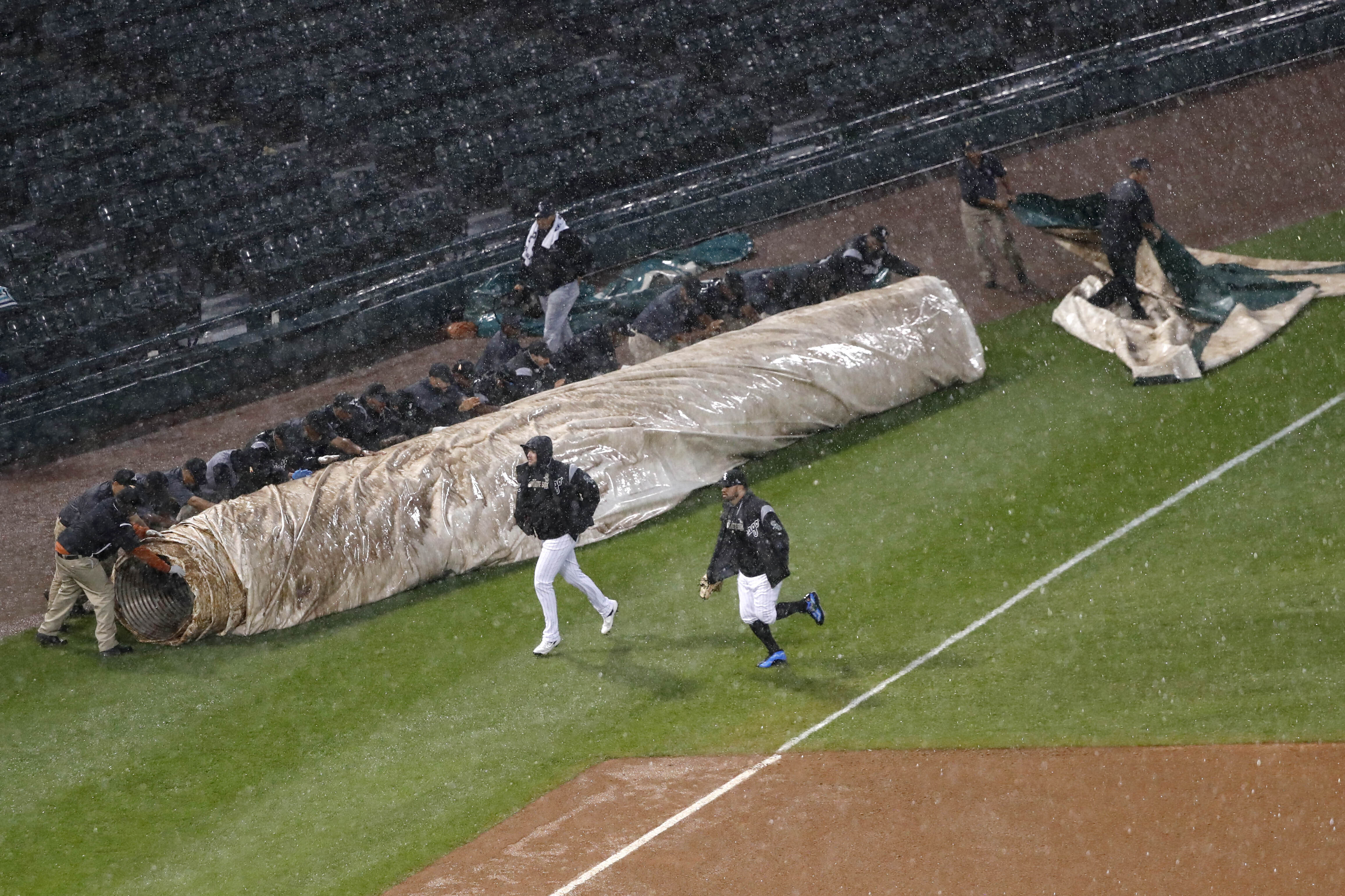 Tigers-White Sox rained out, will play 161 games this year