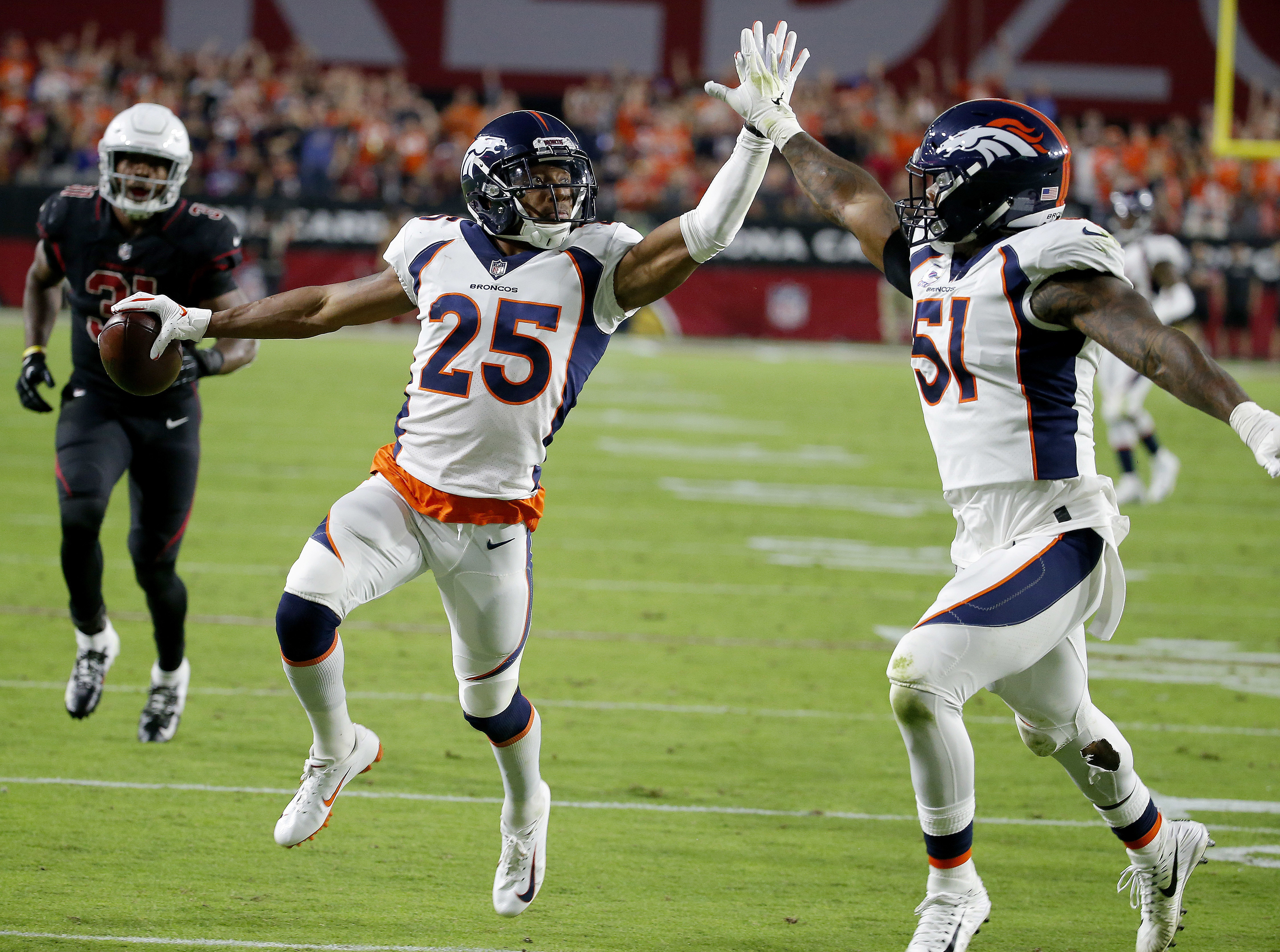 Broncos return 2 interceptions for TDs, beat Cardinals 45-10